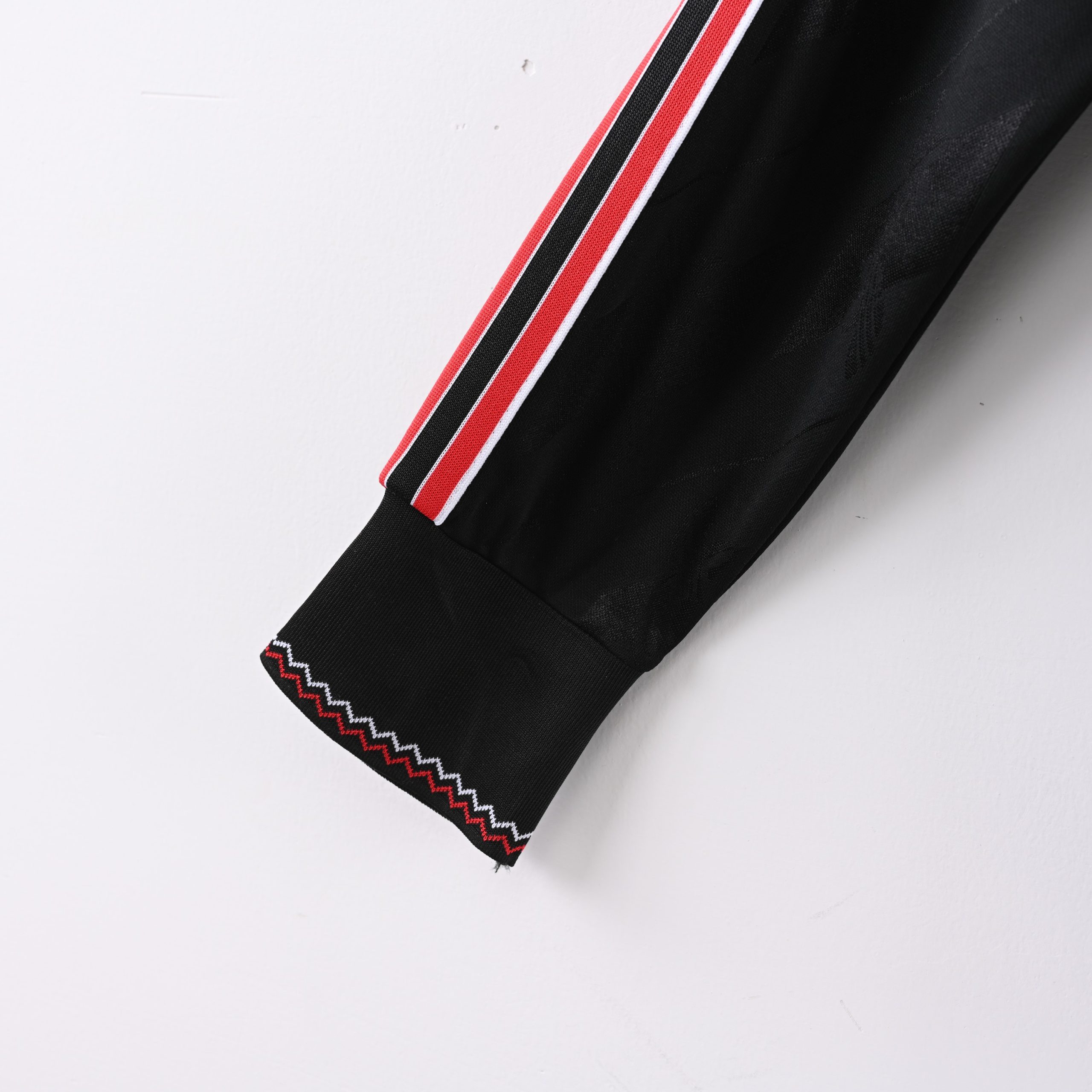 Manchester United 2024/25 Special Edition Retro Jersey (Fan Version, Long Sleeve) - Image 5