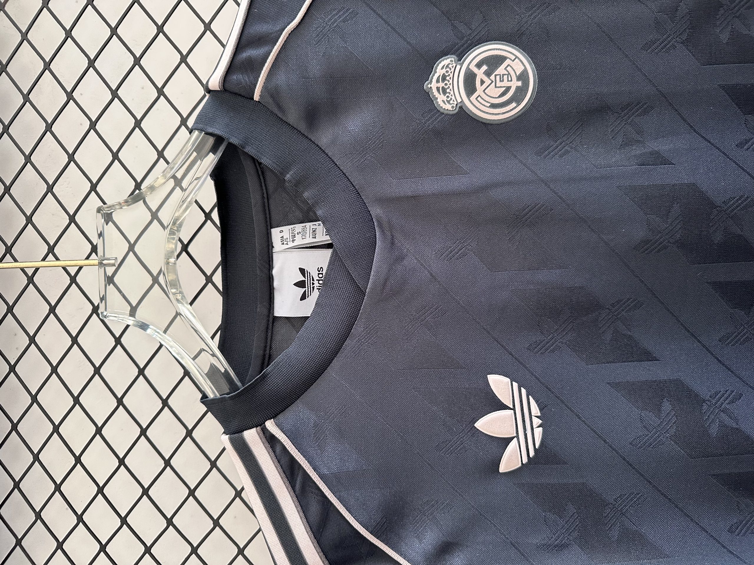 Real Madrid 2024/25 Special Edition Retro Jersey (Fan Version, Long Sleeve) - Image 4