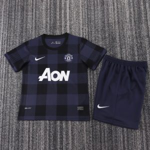 Manchester United 2013/14 Away Kids Kit