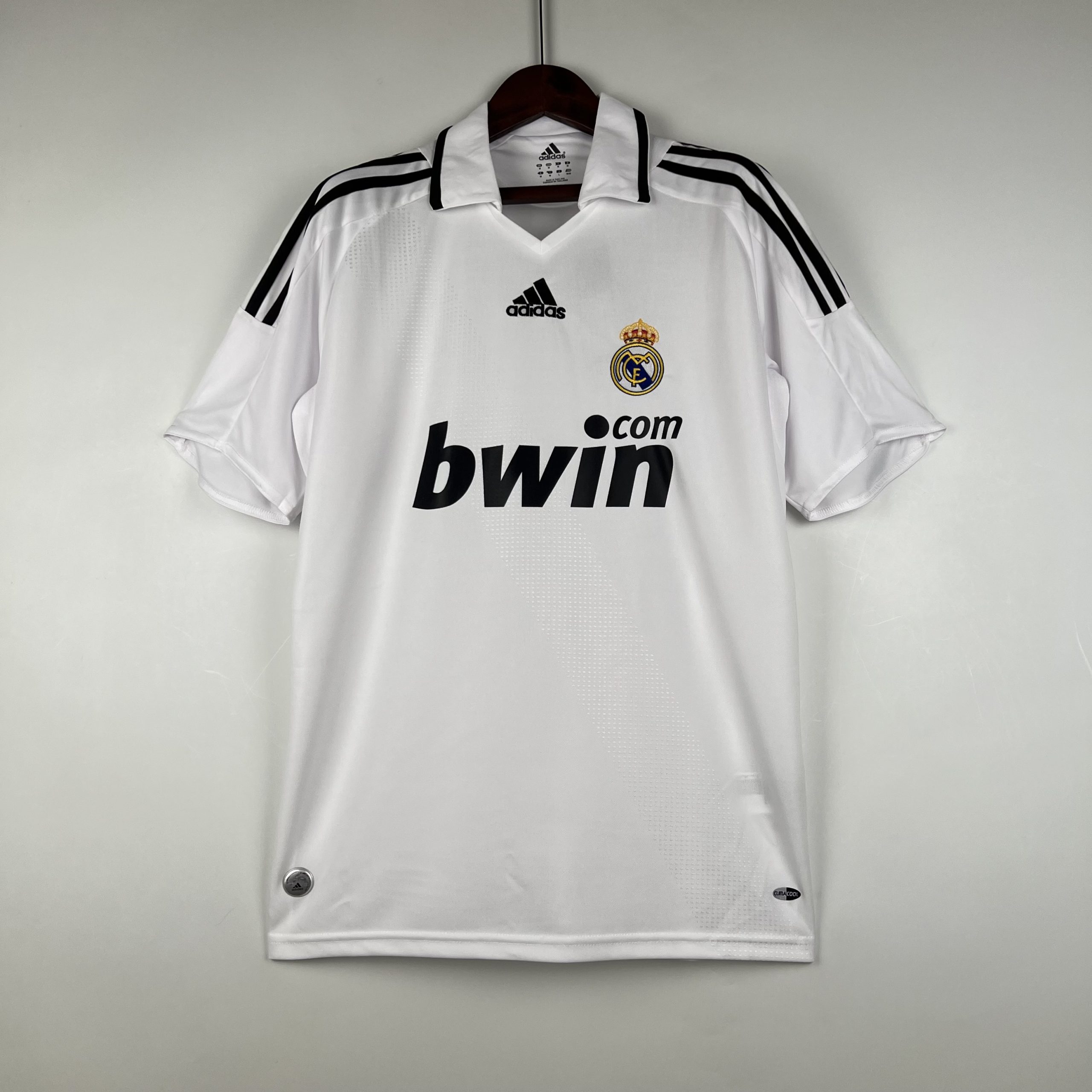 Real Madrid 2008/09 Home Retro Jersey