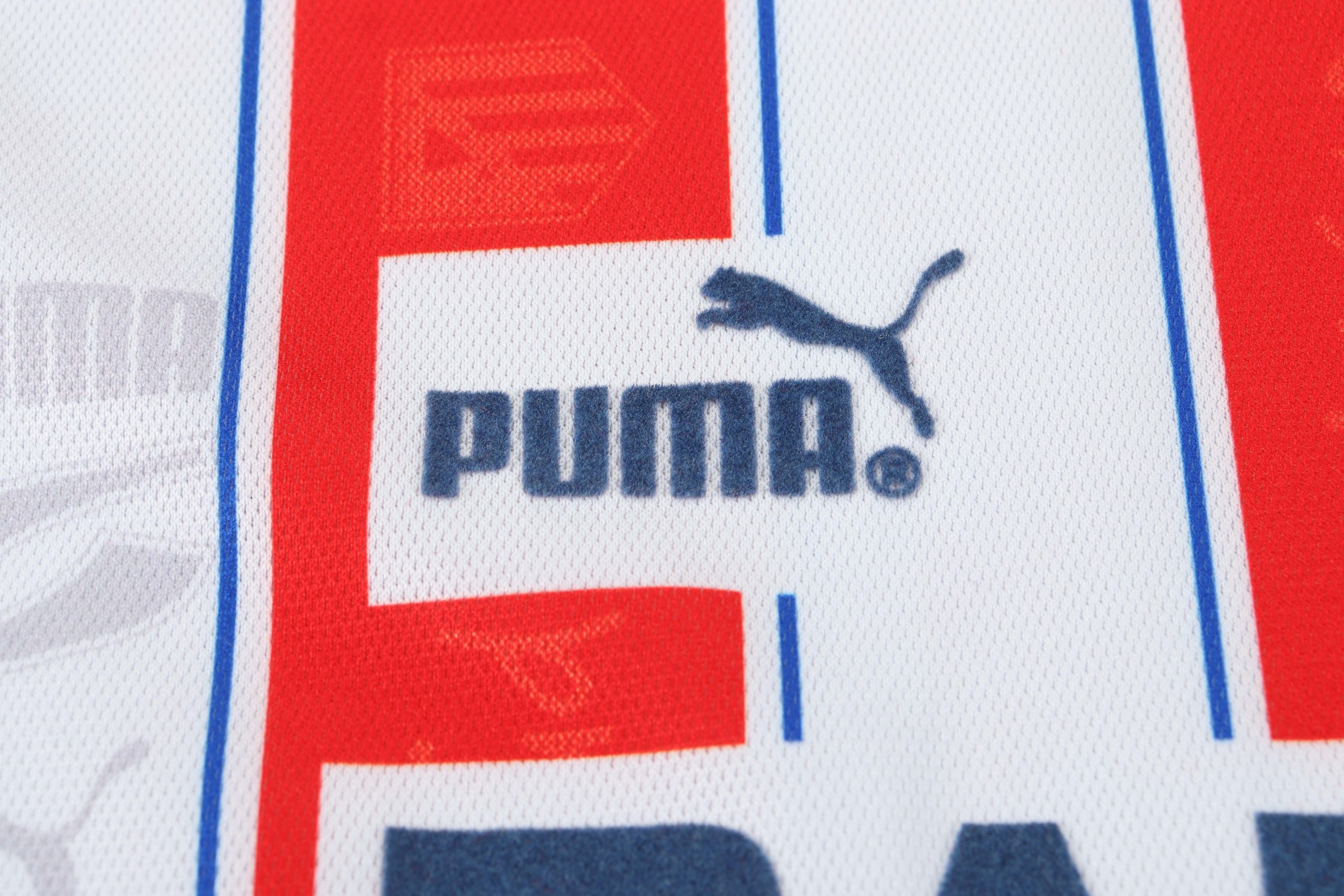 Atletico Madrid 1996/97 Home Kids Kit - Image 4
