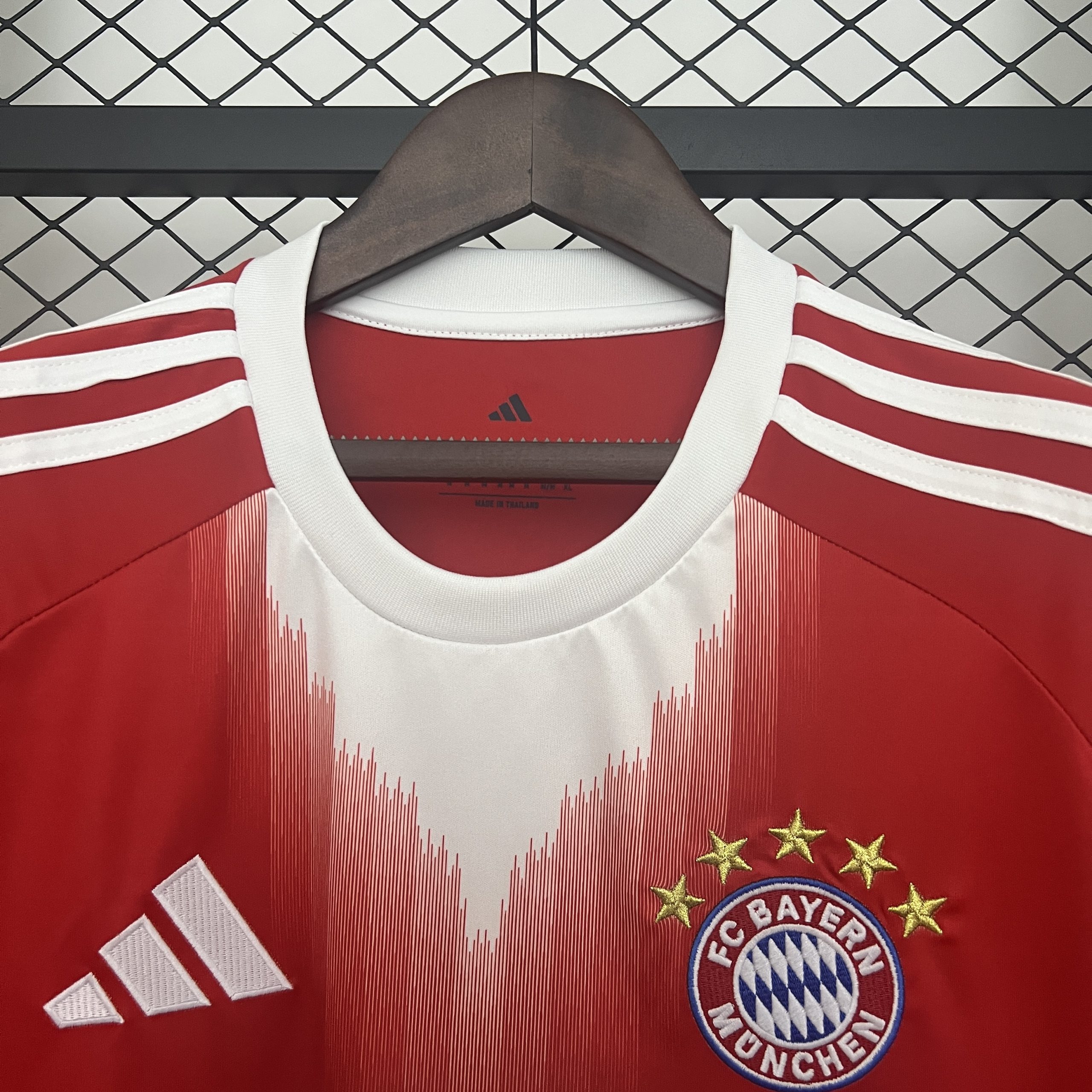 Bayern Munich 2025/26 Home Jersey - Image 4