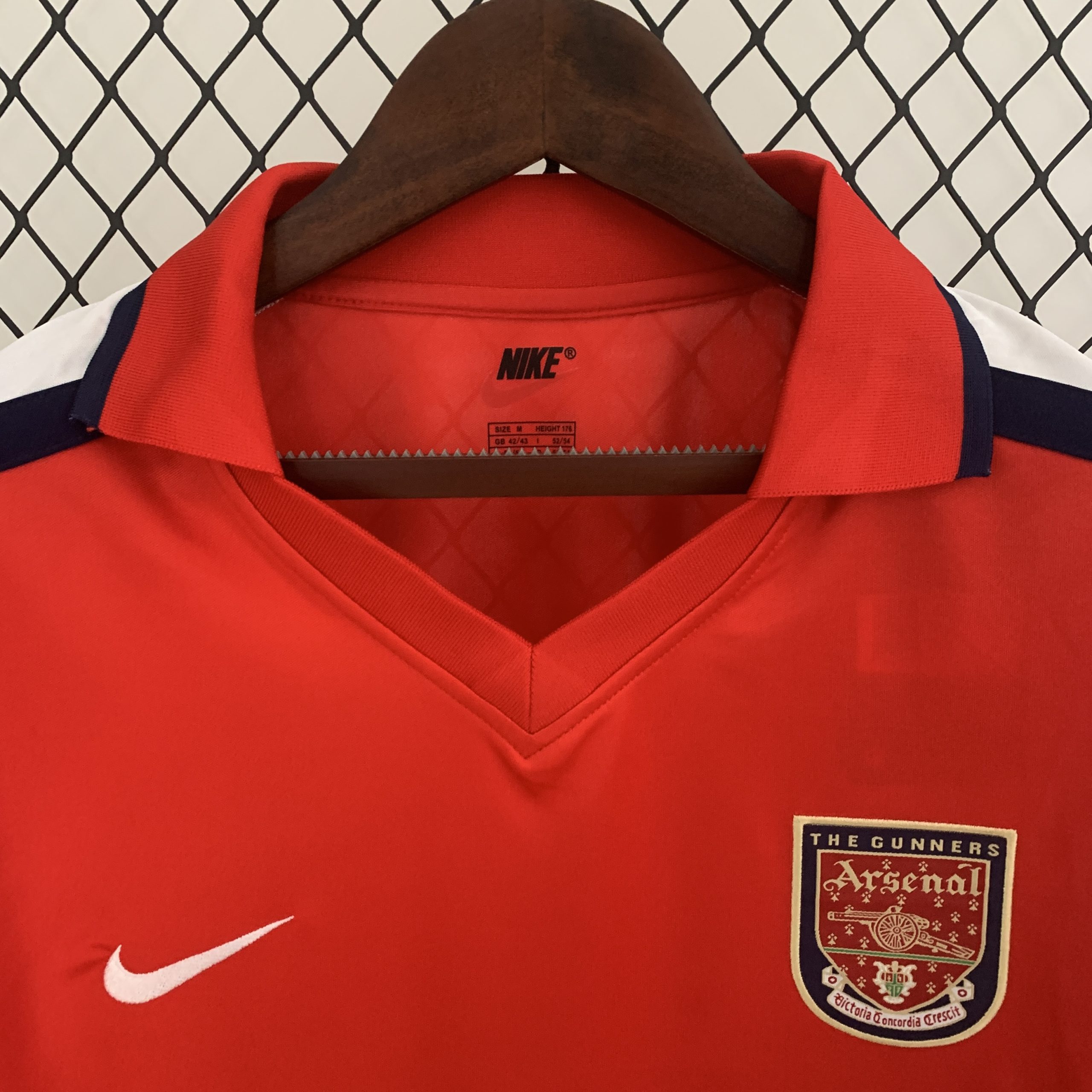 Arsenal 2001/02 Home Retro Jersey (Fan Version) - Image 3