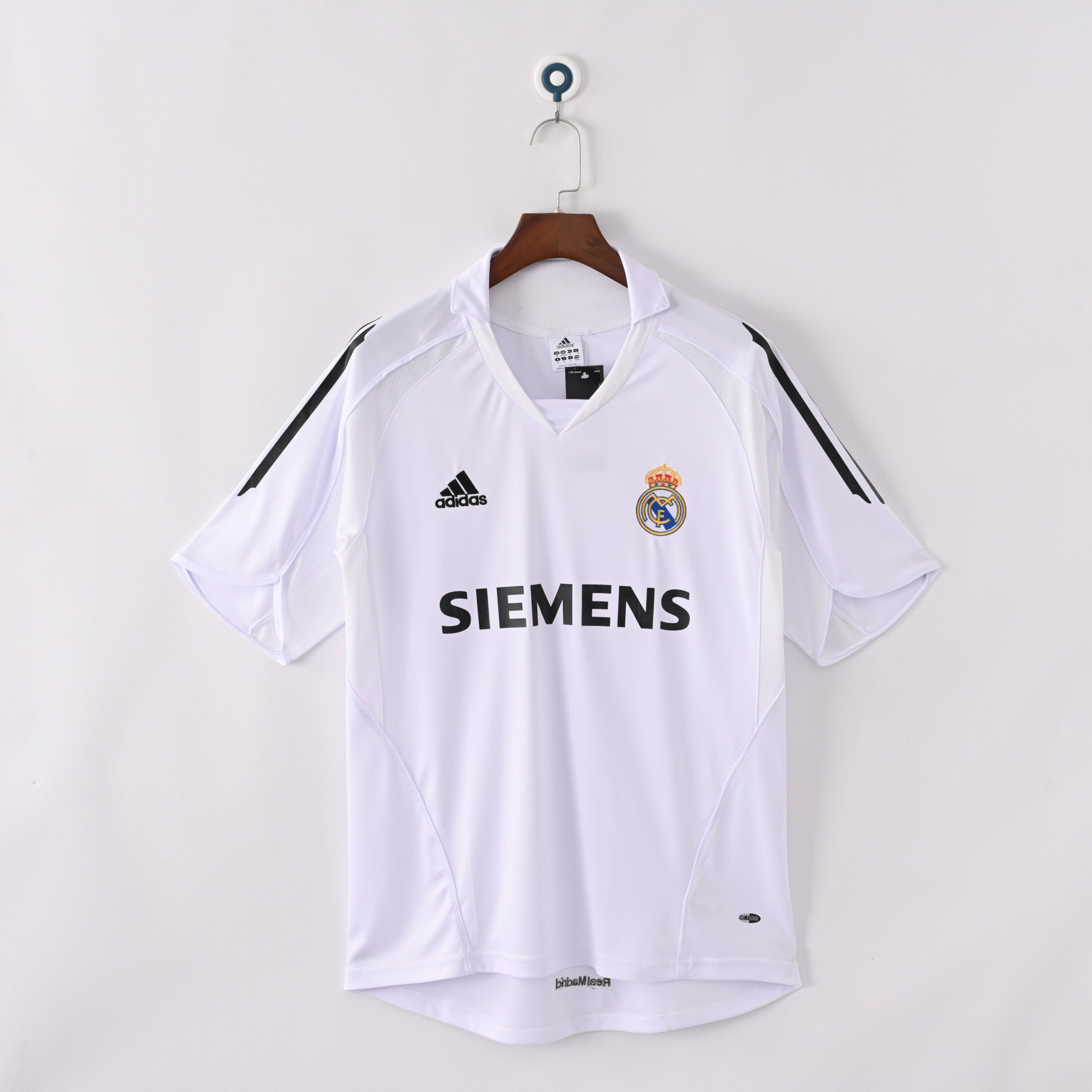 Manchester United 2005/06 Away Retro Jersey - Image 5