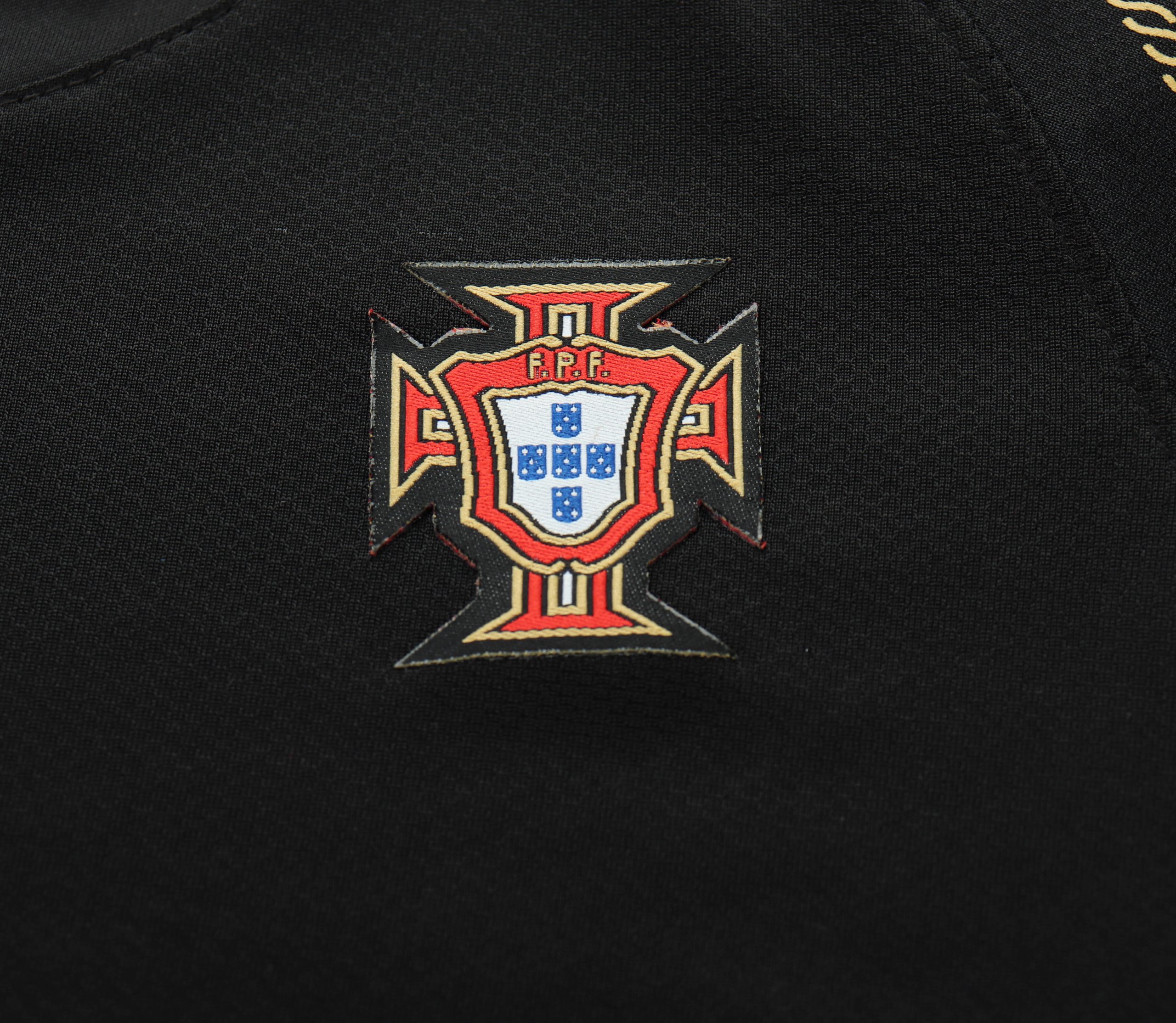 Portugal 2006 World Cup Away Kids Kit - Image 3
