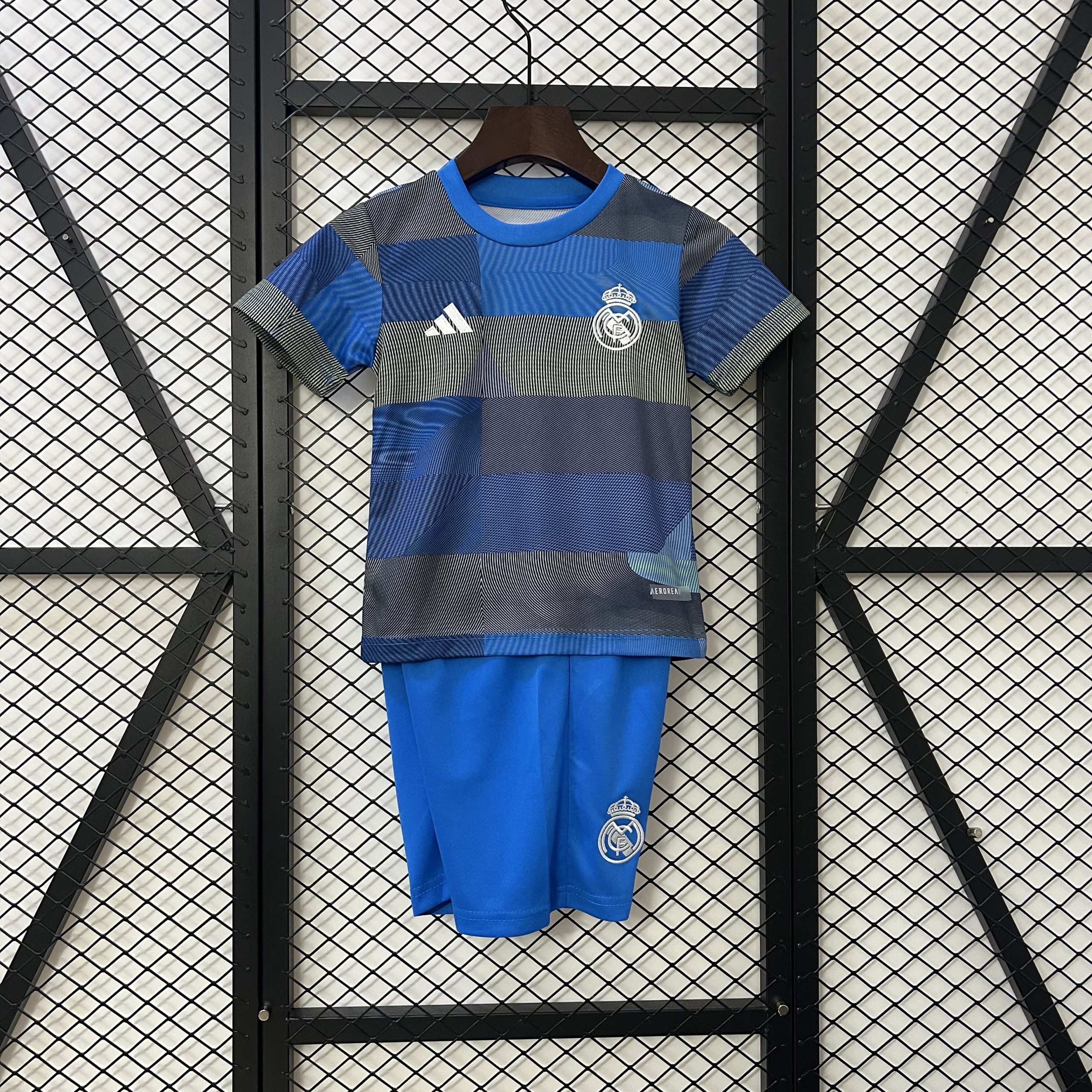 2025/26 Real Madrid Training Uniform Kids Jersey Fan Version
