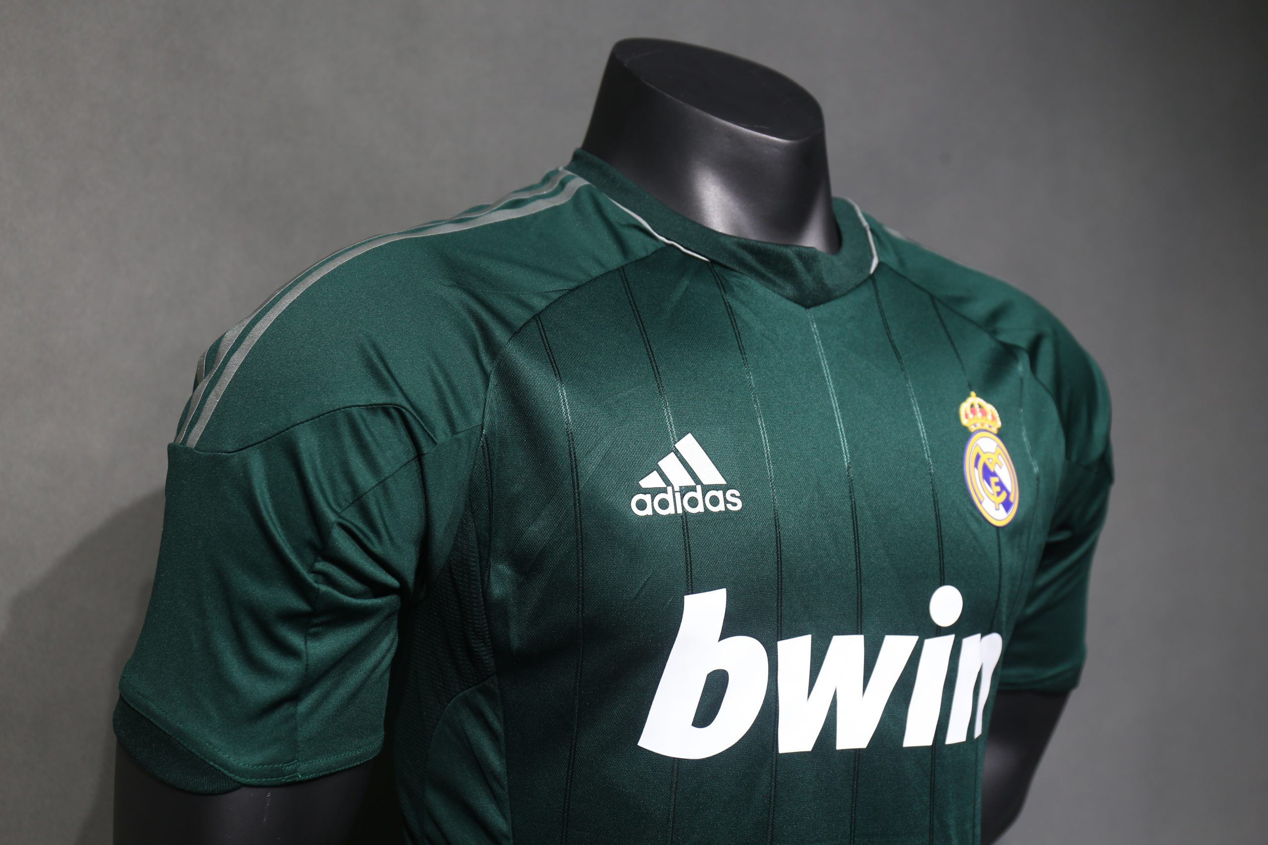 Real Madrid 2012/13 Third Retro Jersey (Player Version) - Image 3