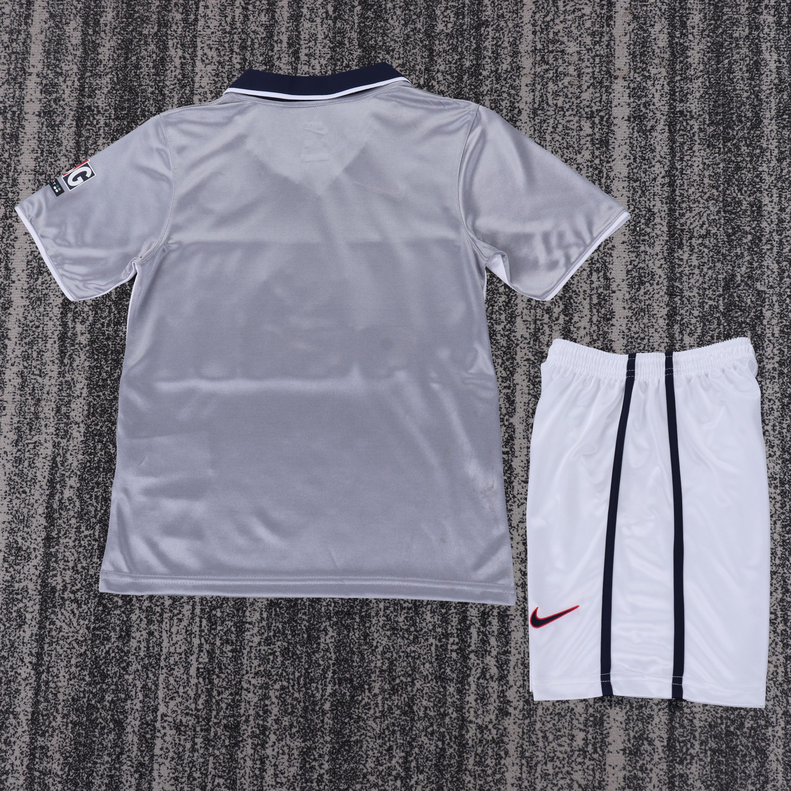 2000/01 PSG Away Retro Kids Kit - Image 2