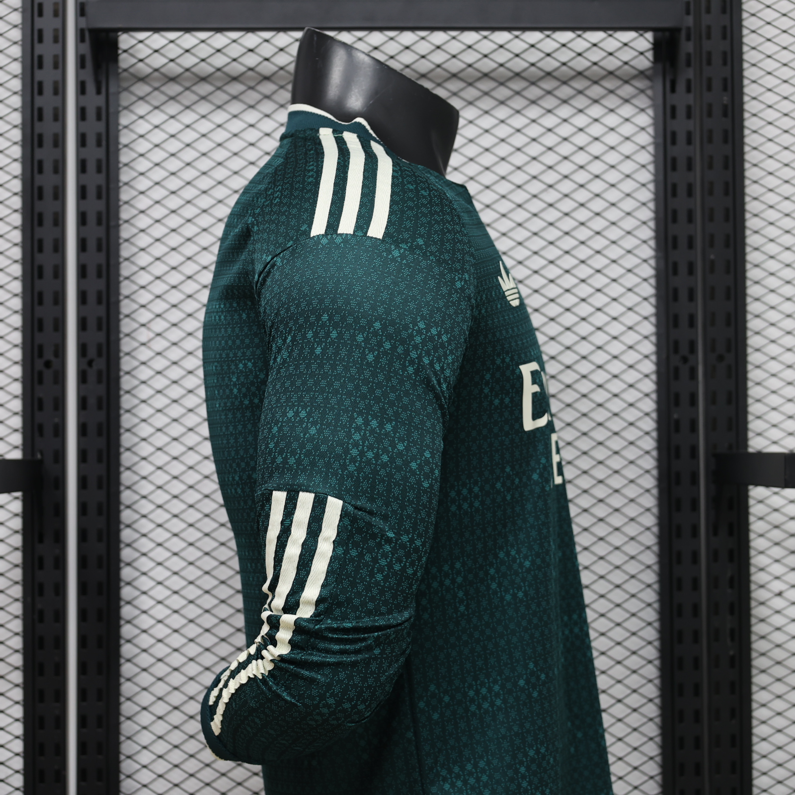 Real Madrid 2026/27 Away Jersey (Player Version, Long Sleeve) - Image 4