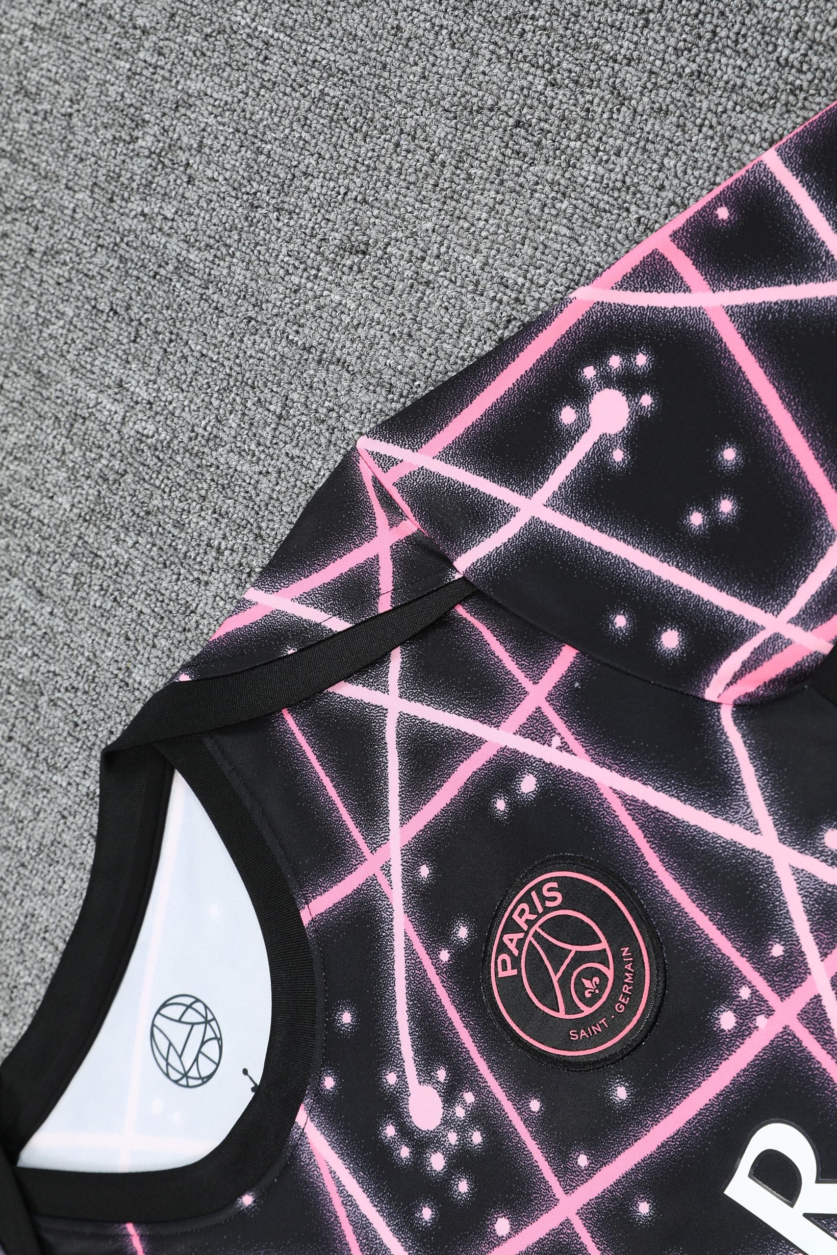 2025/26 PSG Short Sleeve Training Suit - Image 5