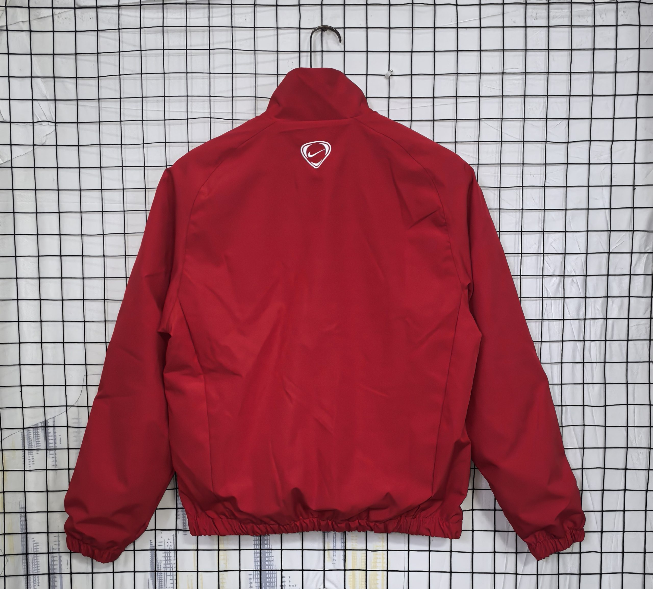 Manchester United 2010/11 Retro Windbreaker - Image 2