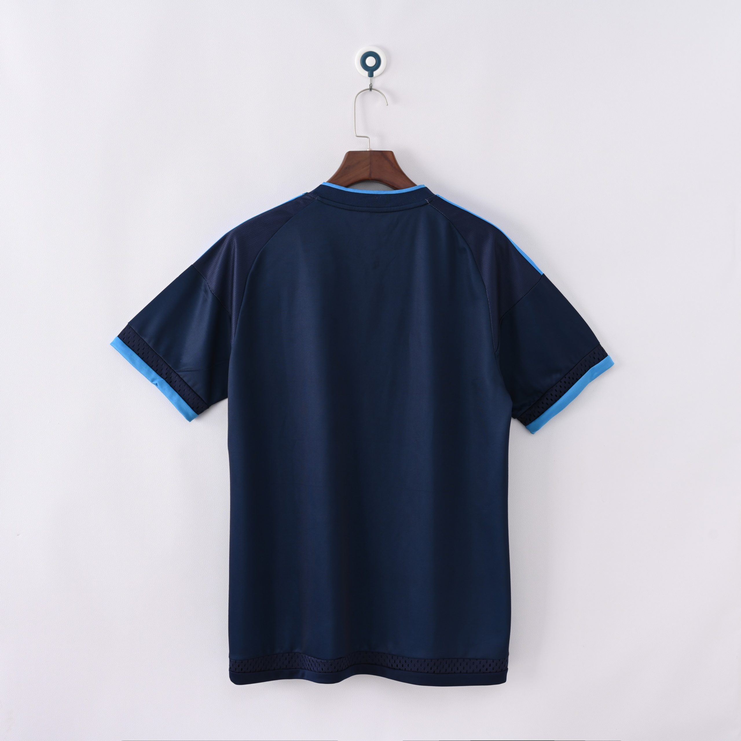 Real Madrid 2015/16 Away Retro Jersey (Fan Version) - Image 2