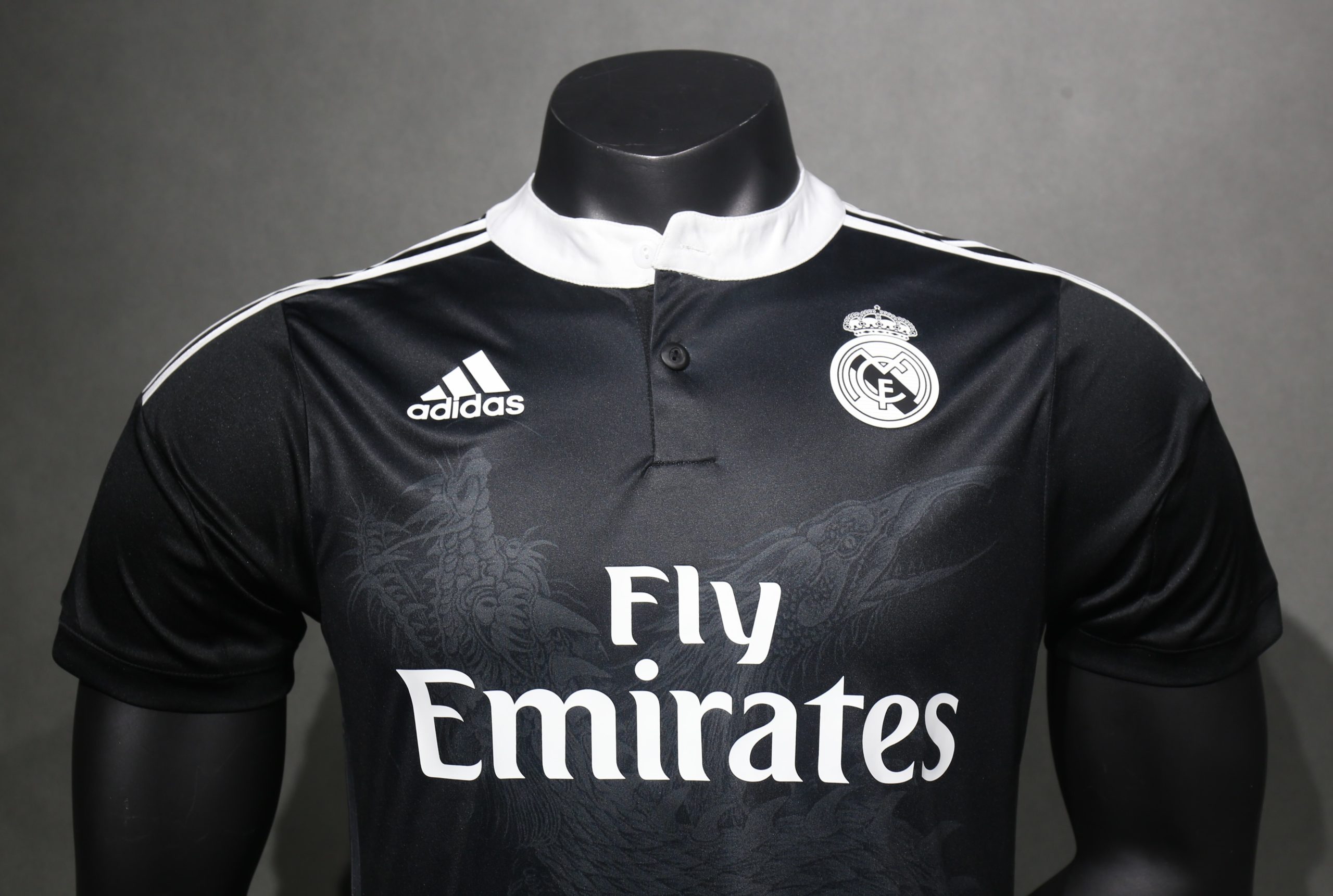 Real Madrid 2014/15 Third Retro Jersey (Player Version) - Image 5