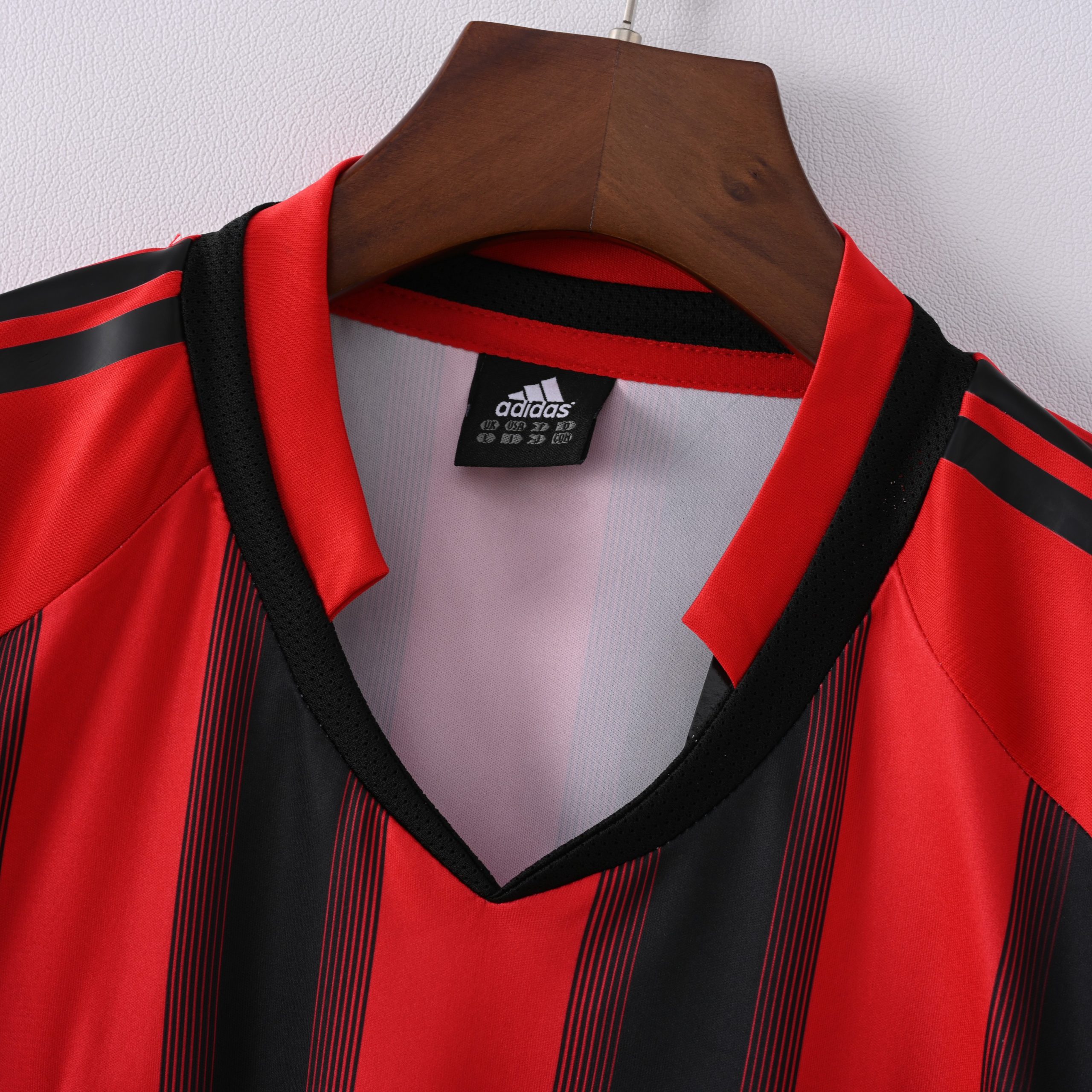 AC Milan 2004/05 Home Retro Jersey - Image 4