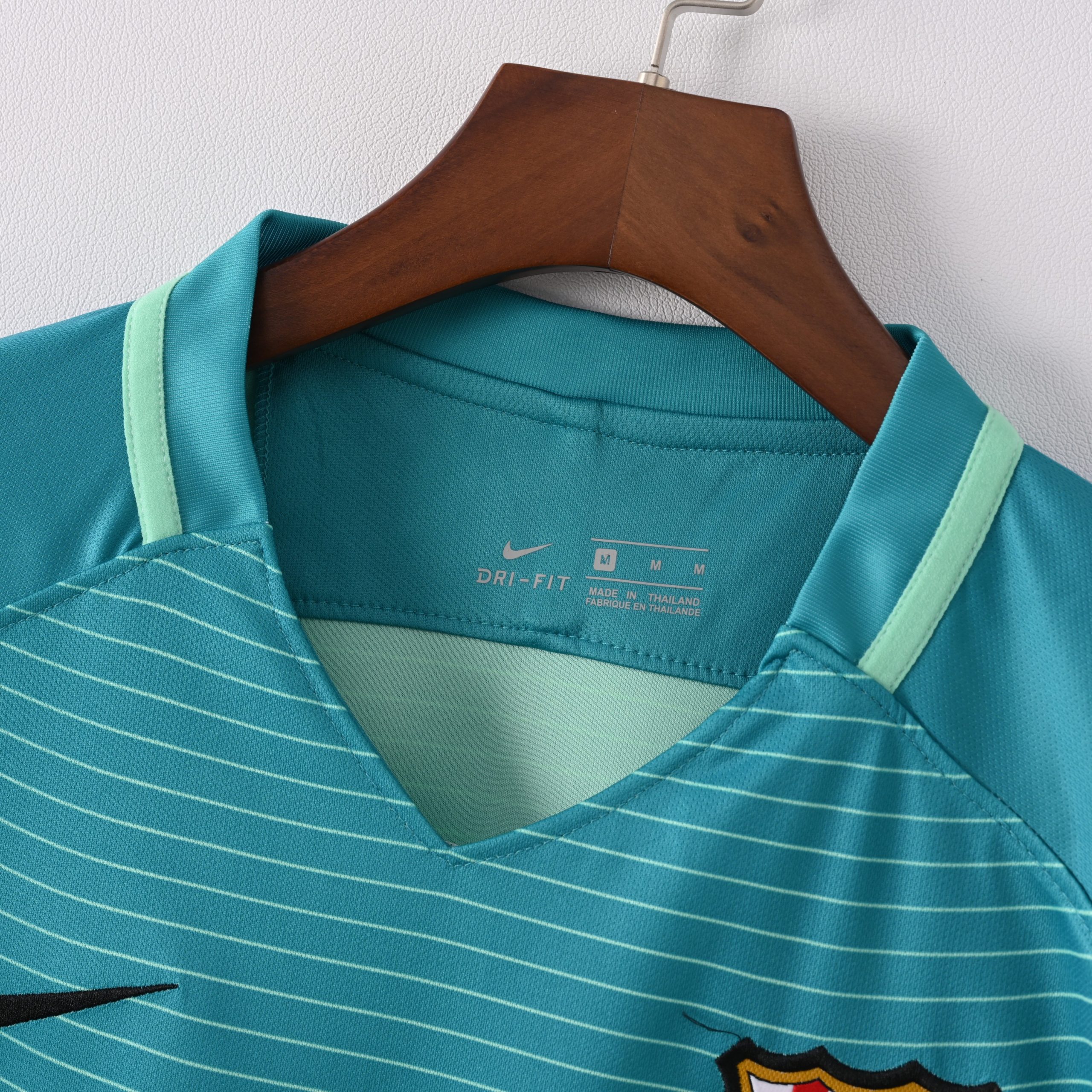 Barcelona 2016/17 Third Retro Jersey (Fan Version) - Image 3