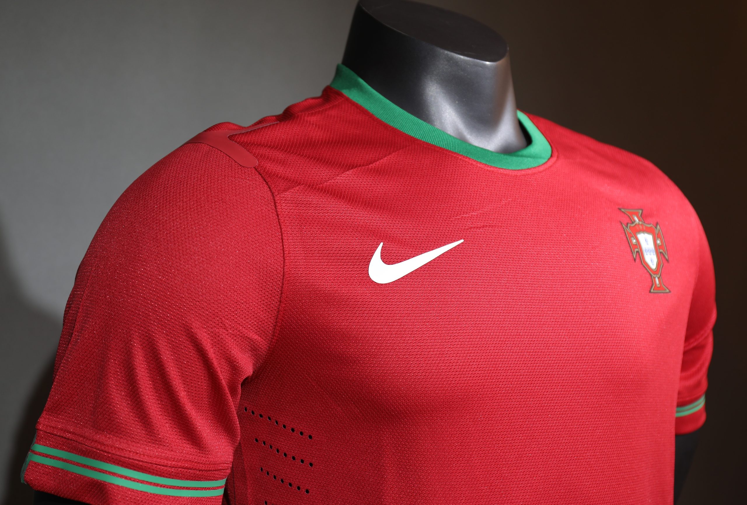 Portugal 2012 Euro Home Retro Jersey (Player Version) - Image 3
