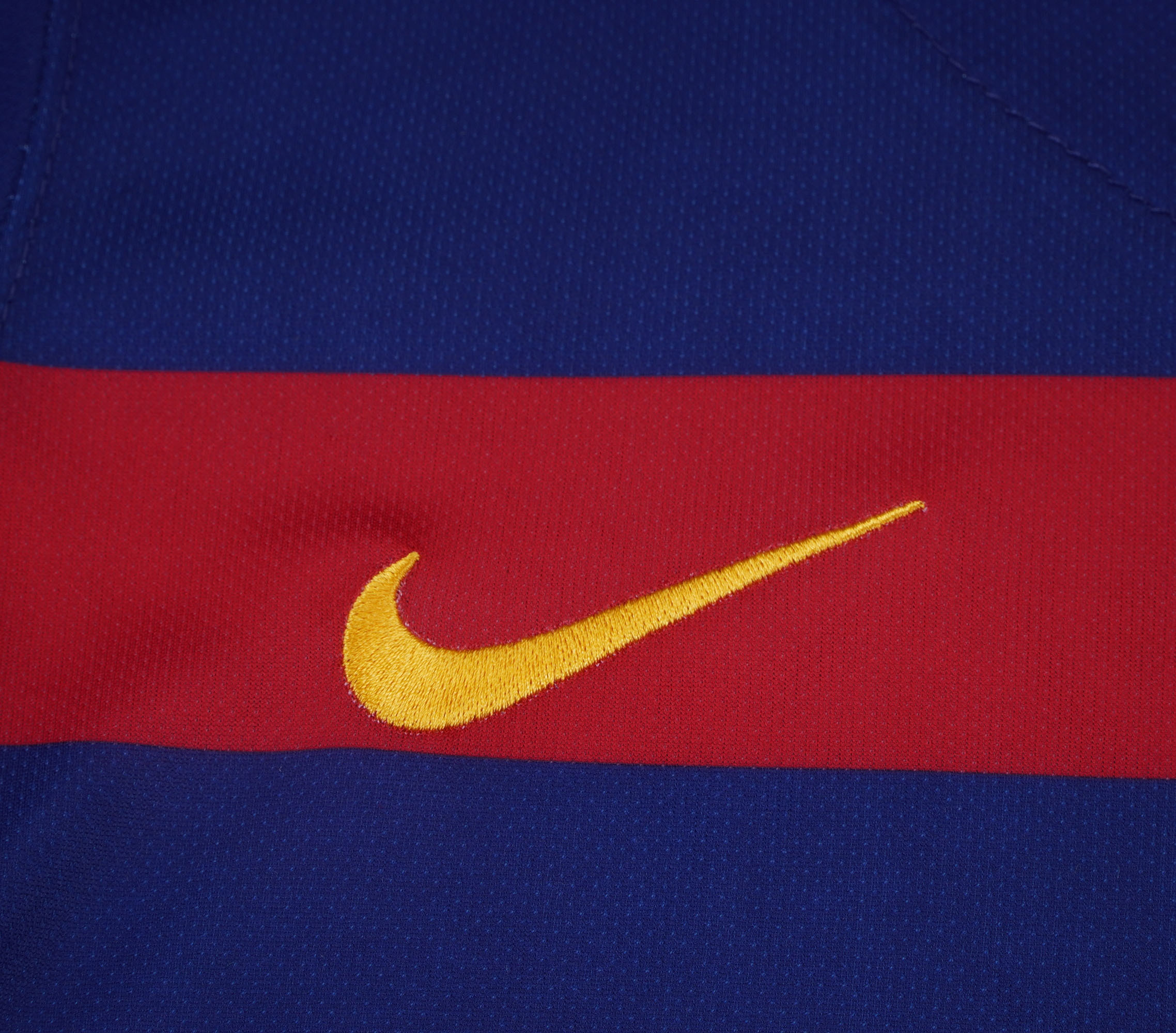 Barcelona 2015/16 Home Kids Kit - Image 4