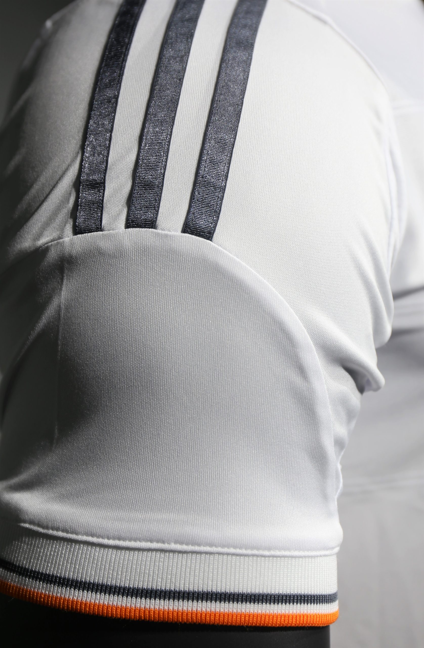 Real Madrid 2013/14 Home Retro Jersey (Player Version) - Image 5