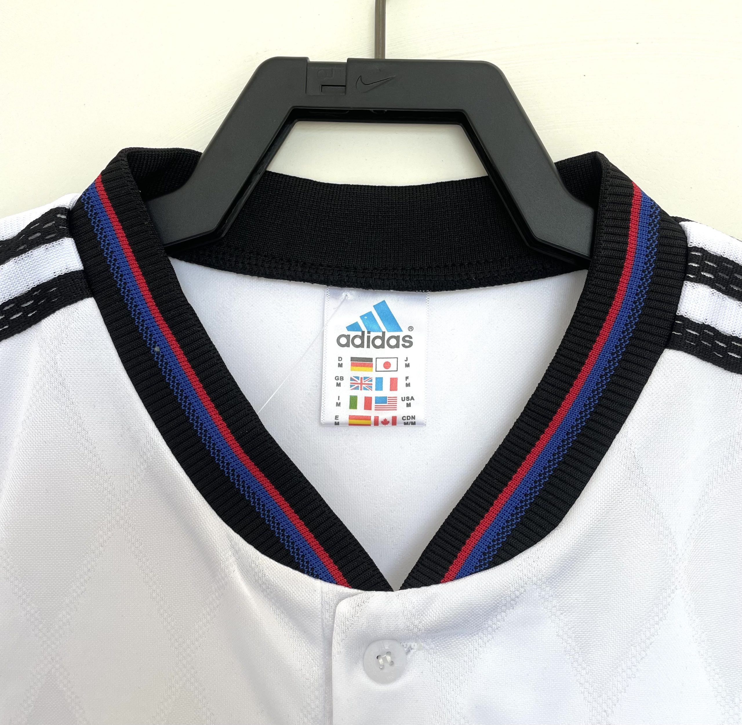 Bayern Munich 1997/98 Away Retro Jersey (Fan Version) - Image 3