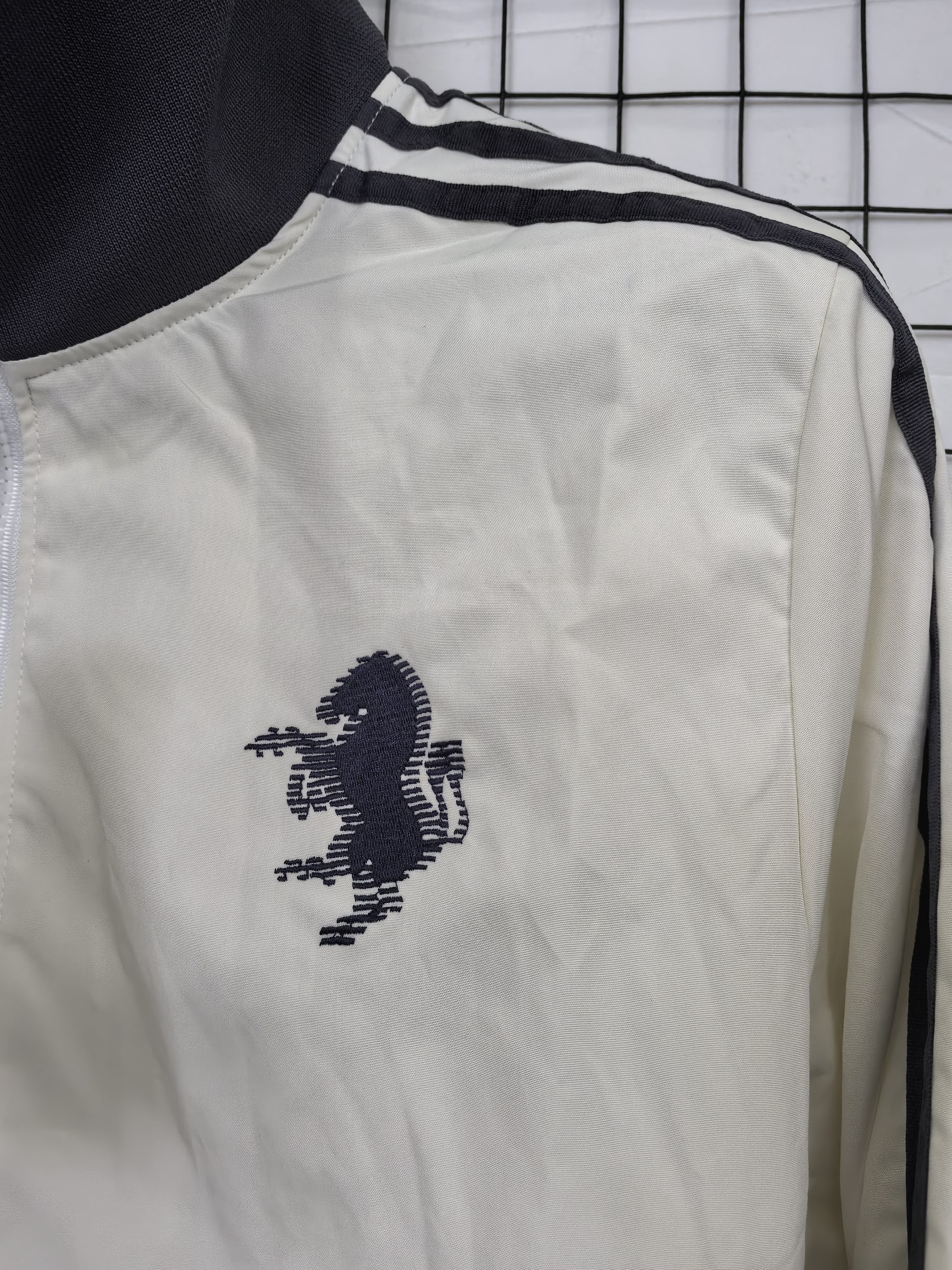 Juventus 2024/25 Retro Windbreaker - Image 5