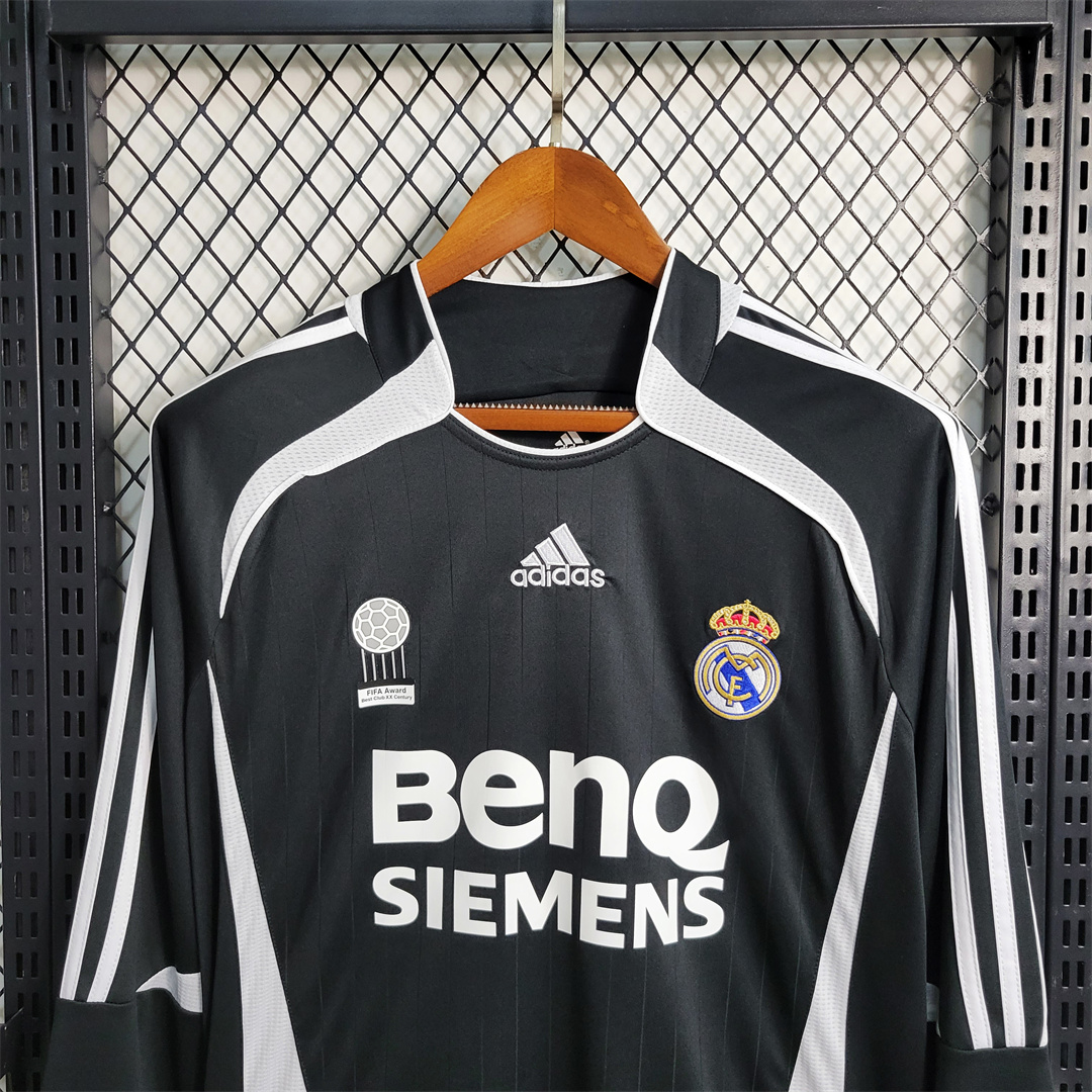 Real Madrid 2006/07 Third Retro Jersey (Fan Version, Long Sleeve) - Image 3