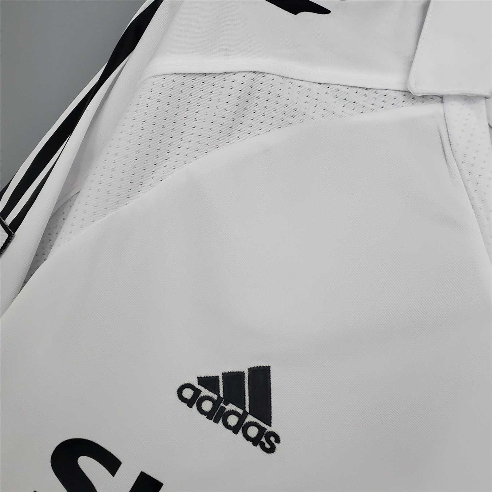 Real Madrid 2005/06 Home Retro Jersey (Long Sleeve) - Image 3