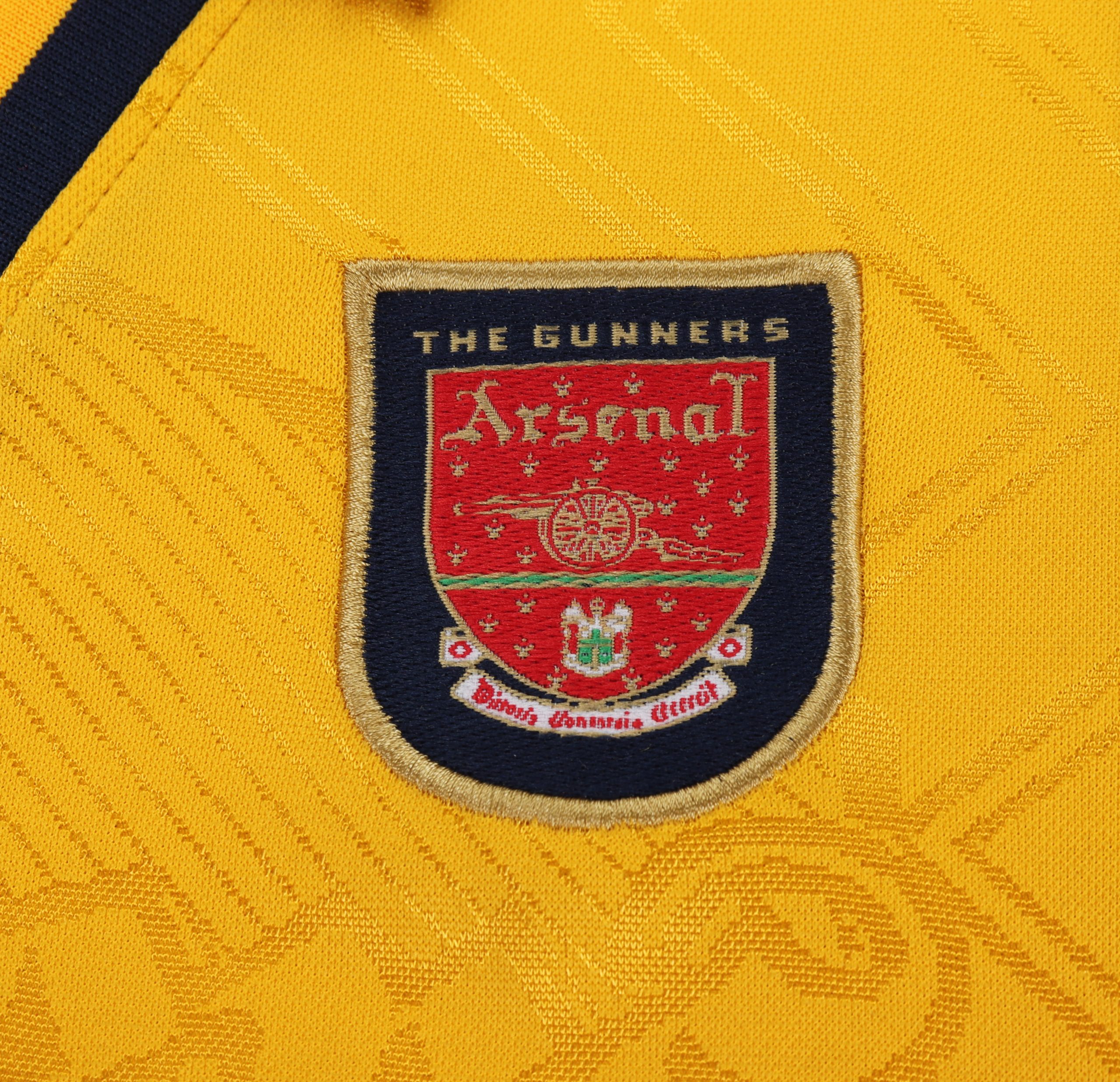Arsenal 1996/97 Away Kids Kit - Image 4