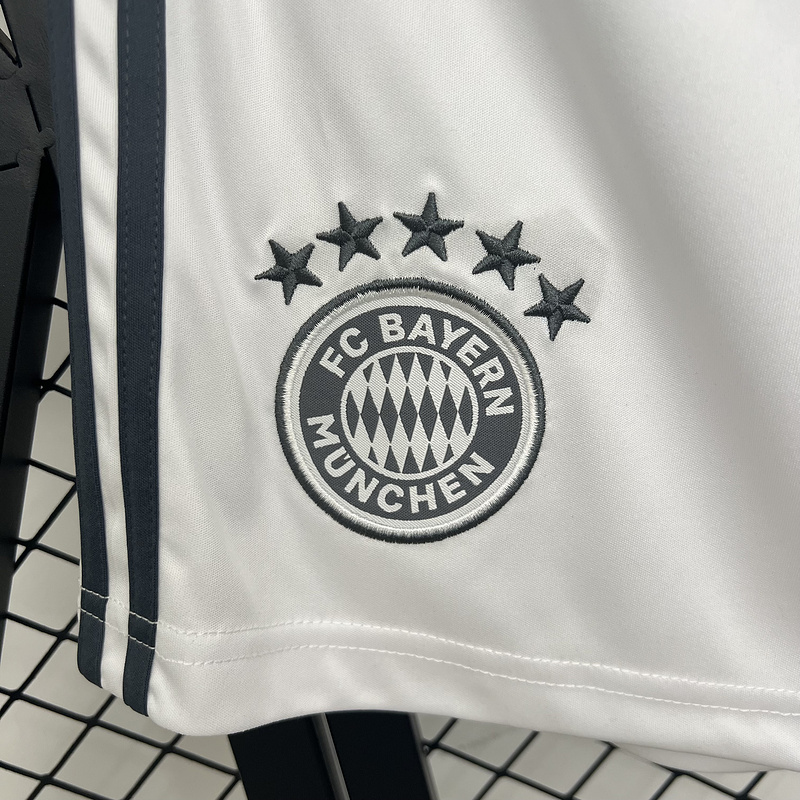 Bayern Munich 2025/26 Away Shorts - Image 4