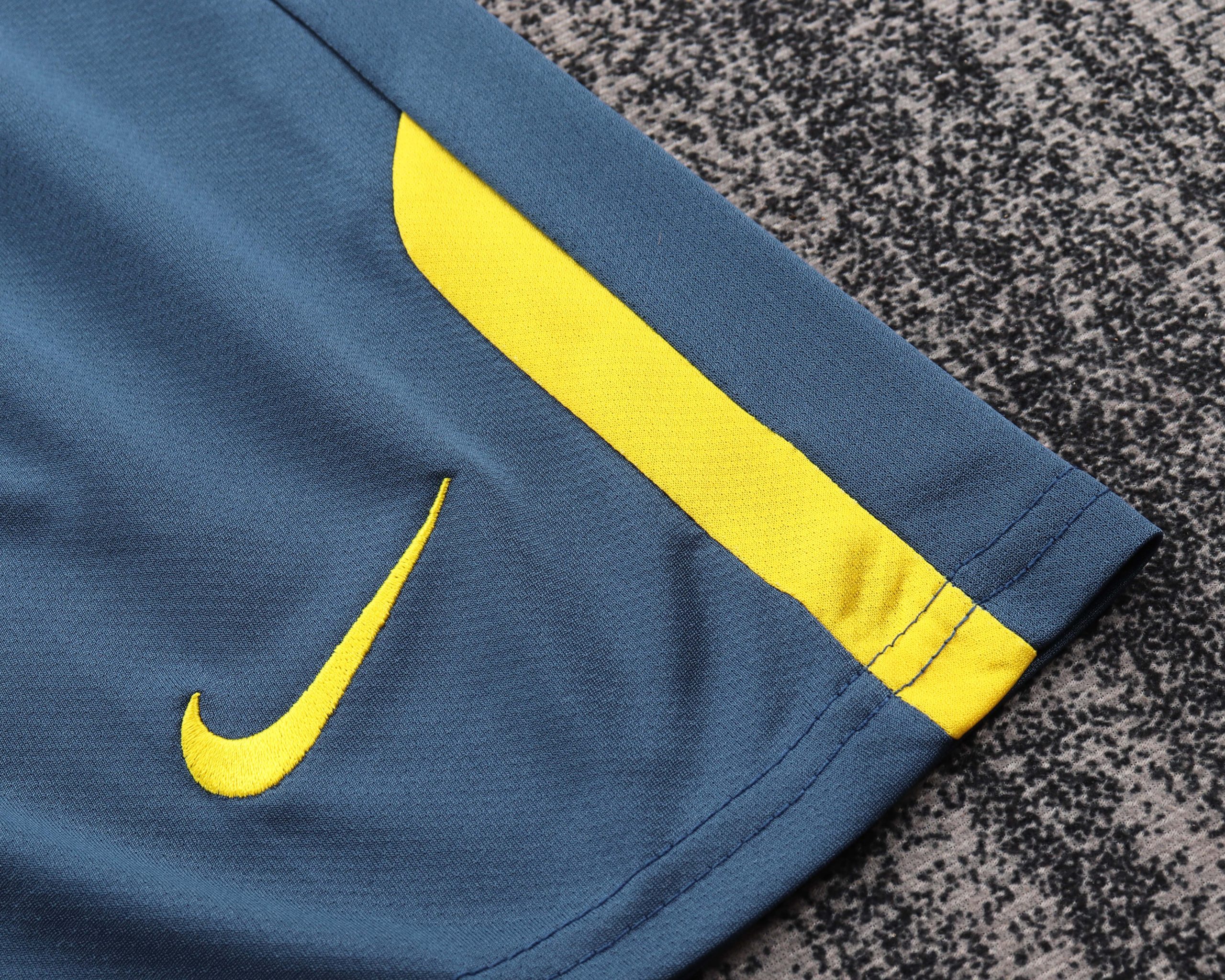 Barcelona 2008/09 Away Kids Kit - Image 5