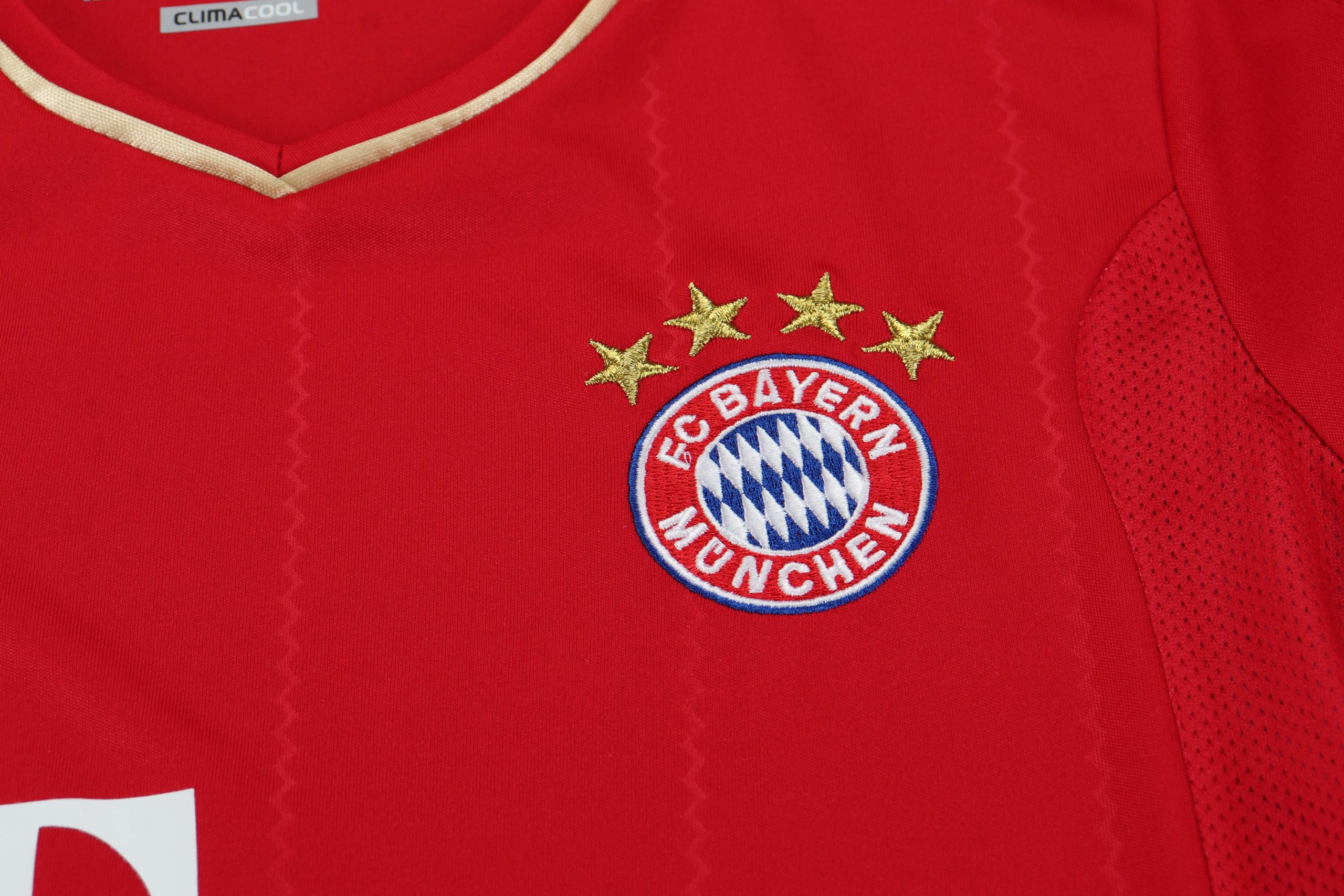 Bayern Munich 2012/13 Home Kids Kit - Image 4