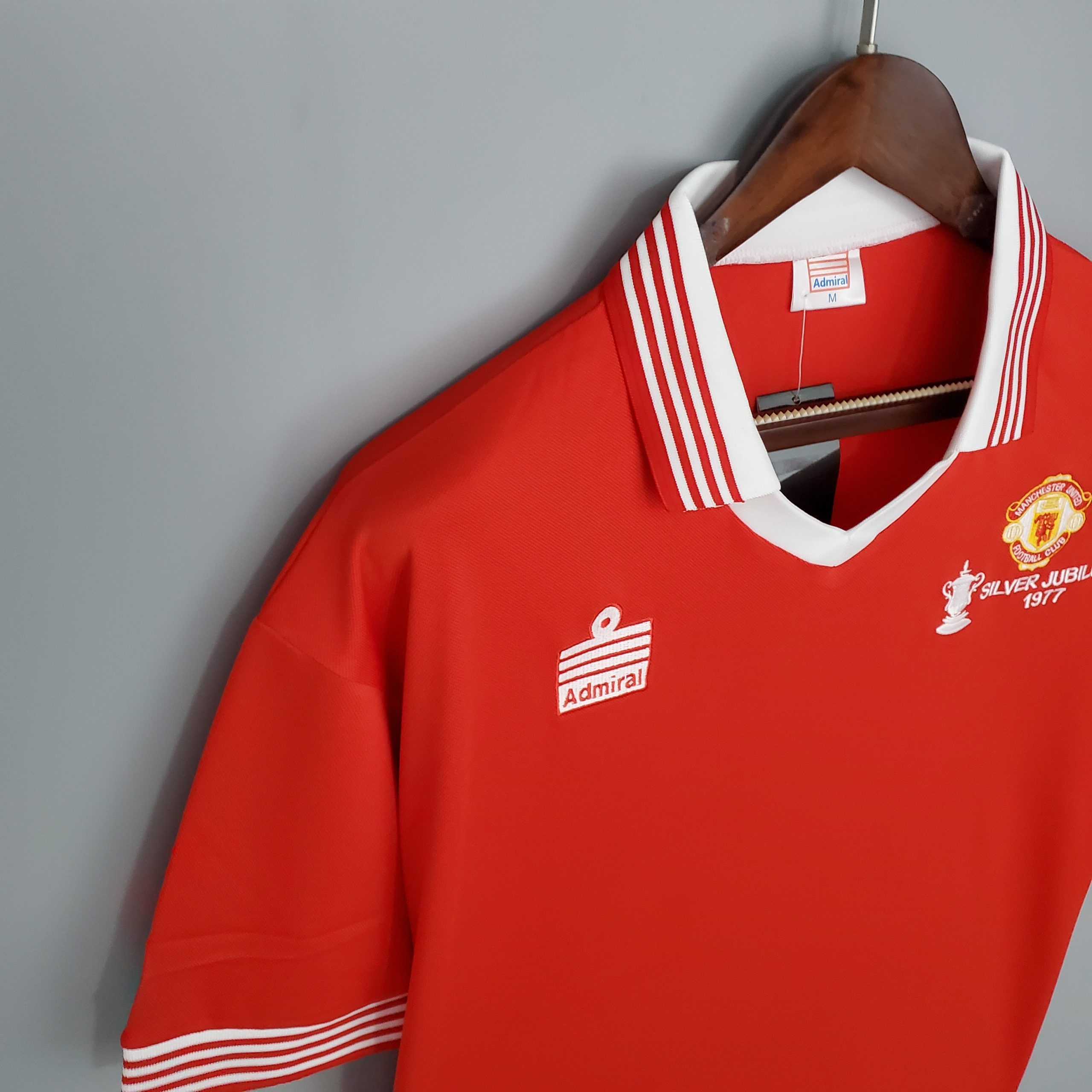 Manchester United 1977 Home Retro Jersey (Fan Version) - Image 5