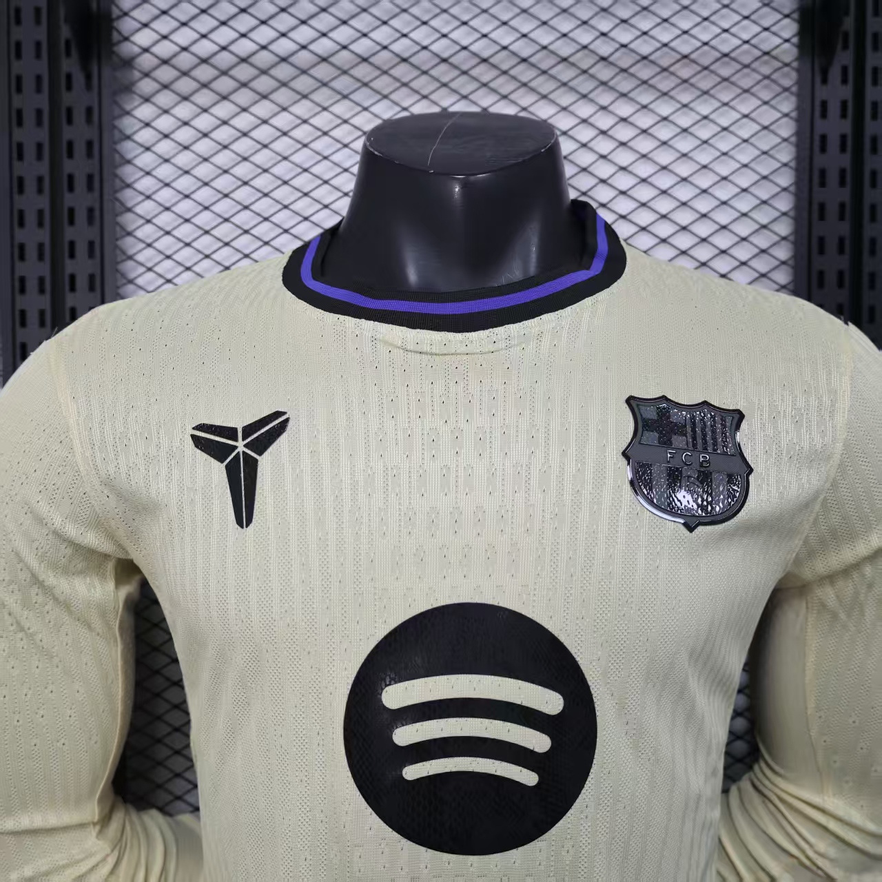 Barcelona 2025/26 Away Jersey (Player Version, Long Sleeve) - Image 5