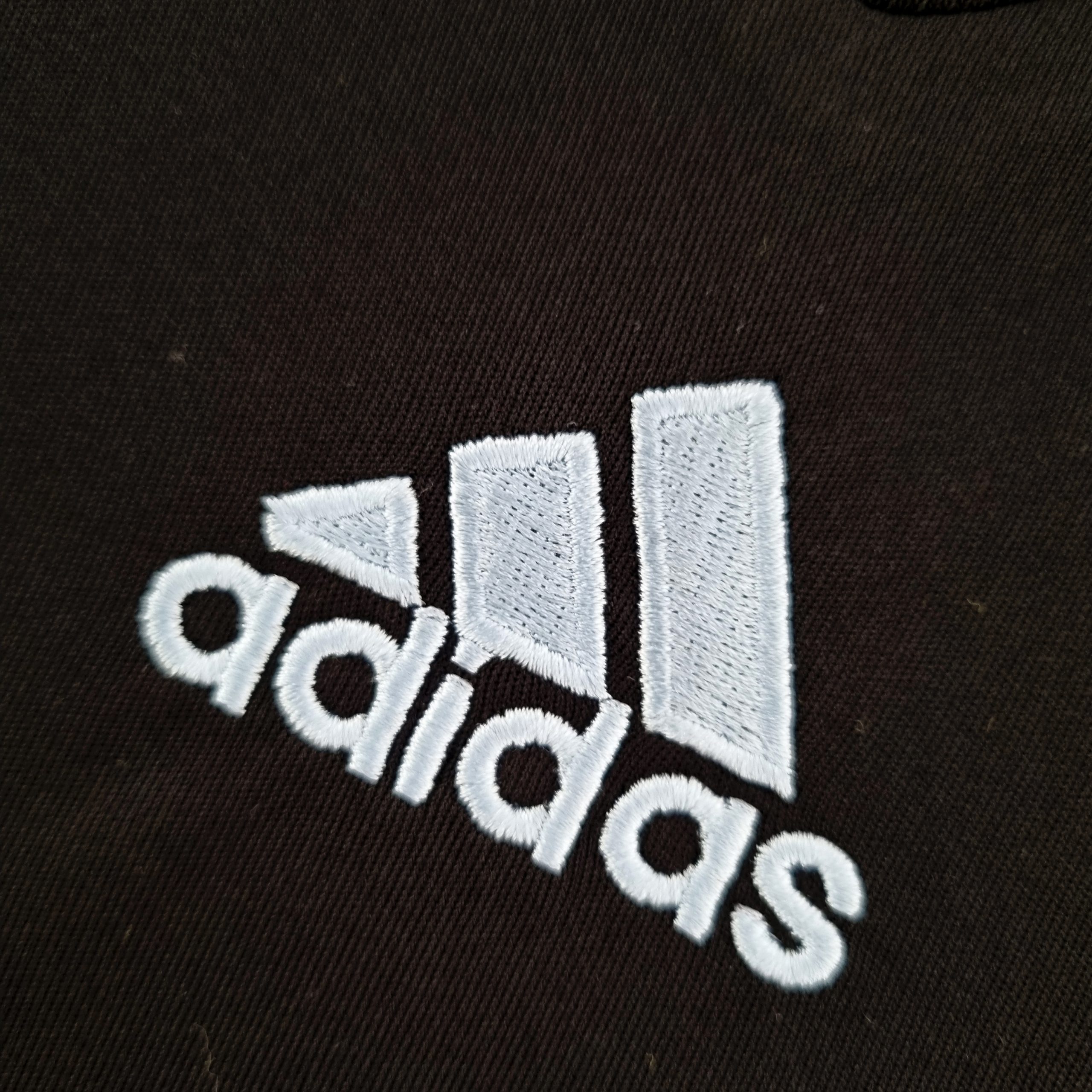 Real Madrid 2009/10 Away Retro Jersey - Image 3