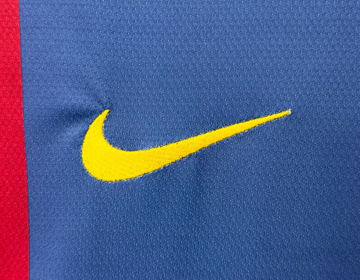 Barcelona 2006/07 Home Retro Jersey - Image 4