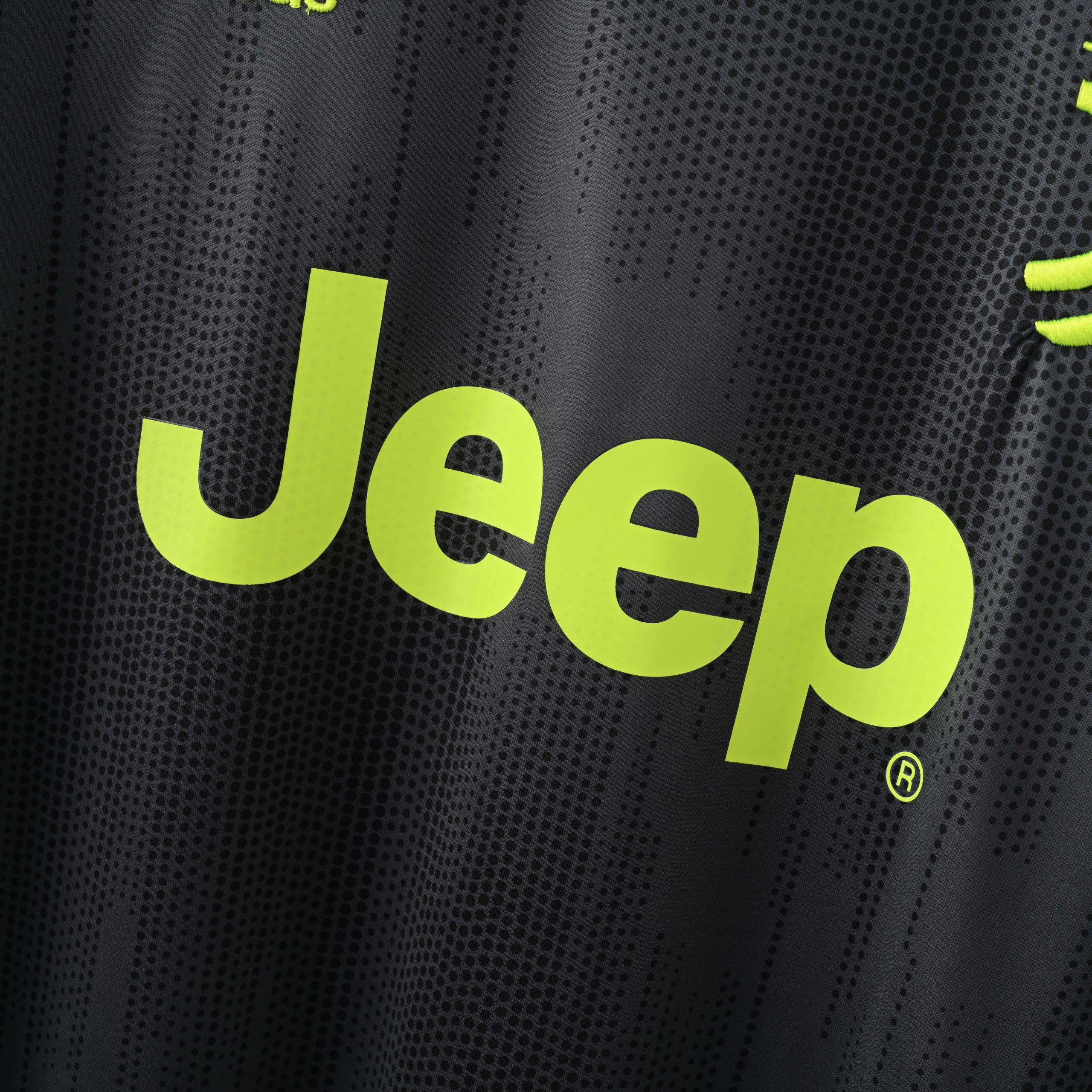 Juventus 2018/19 Away Retro Jersey (Fan Version) - Image 4