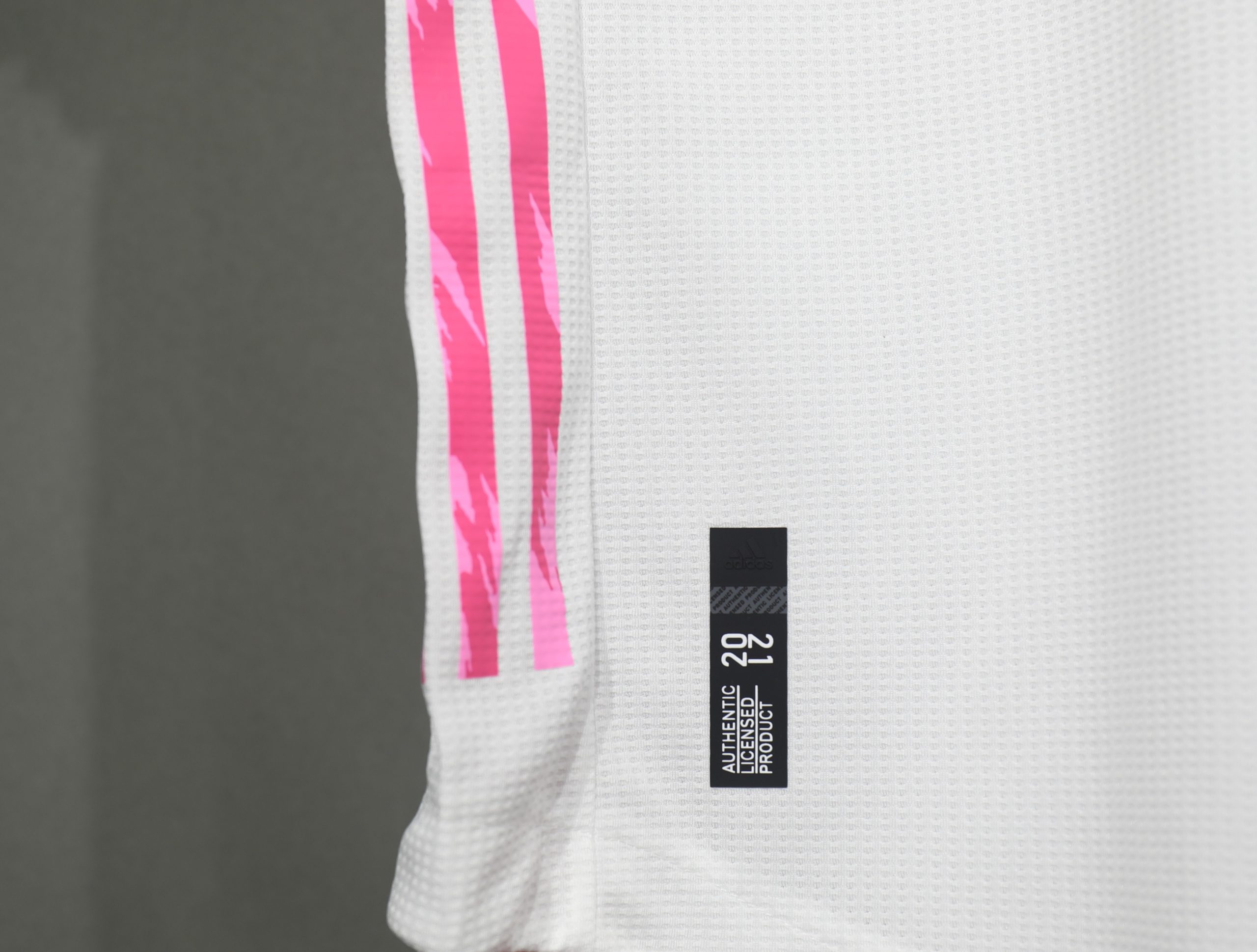 Real Madrid 2020/21 Home Retro Jersey (Player Version) - Image 5