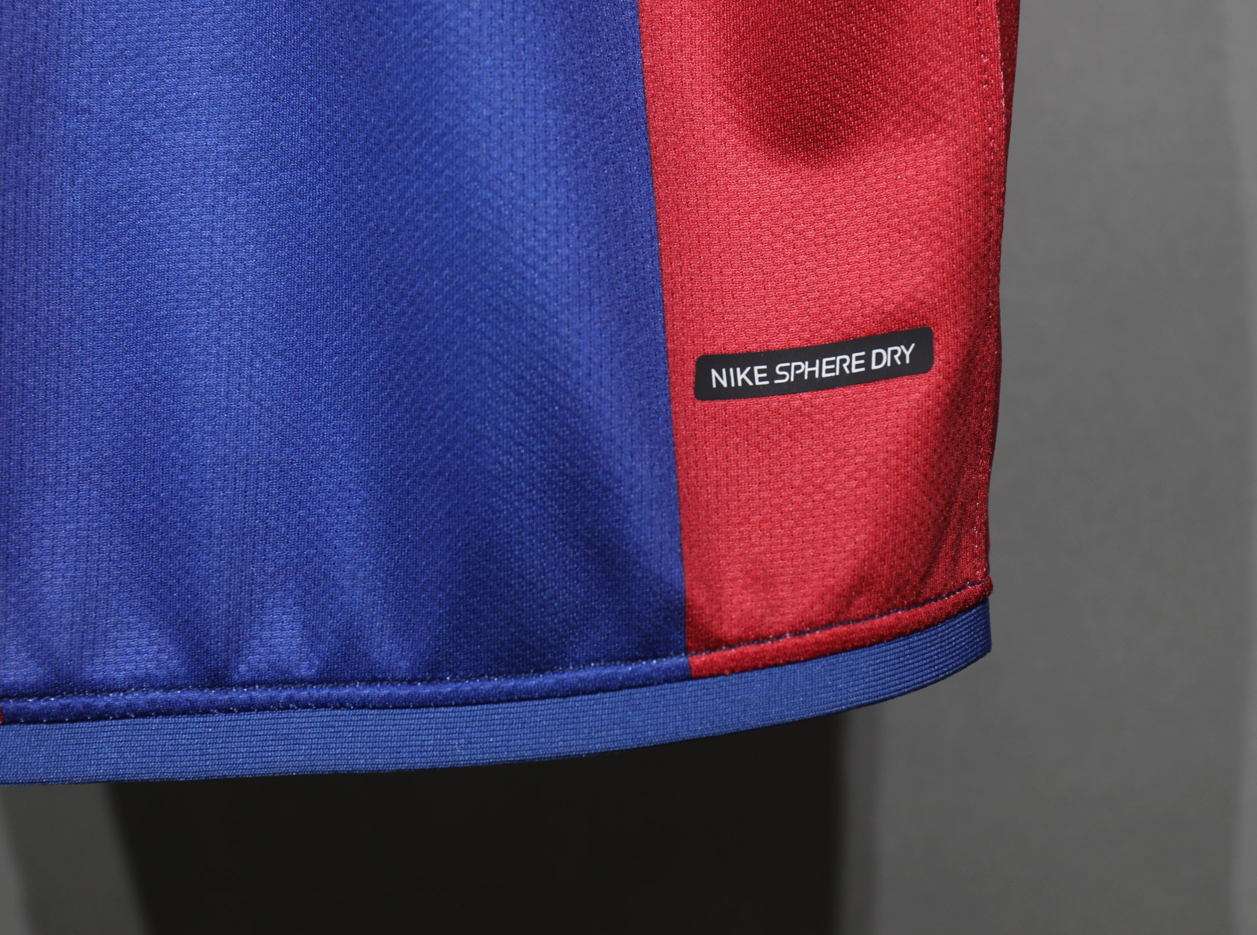 Barcelona 2006/07 Home Retro Jersey (Player Version) - Image 5