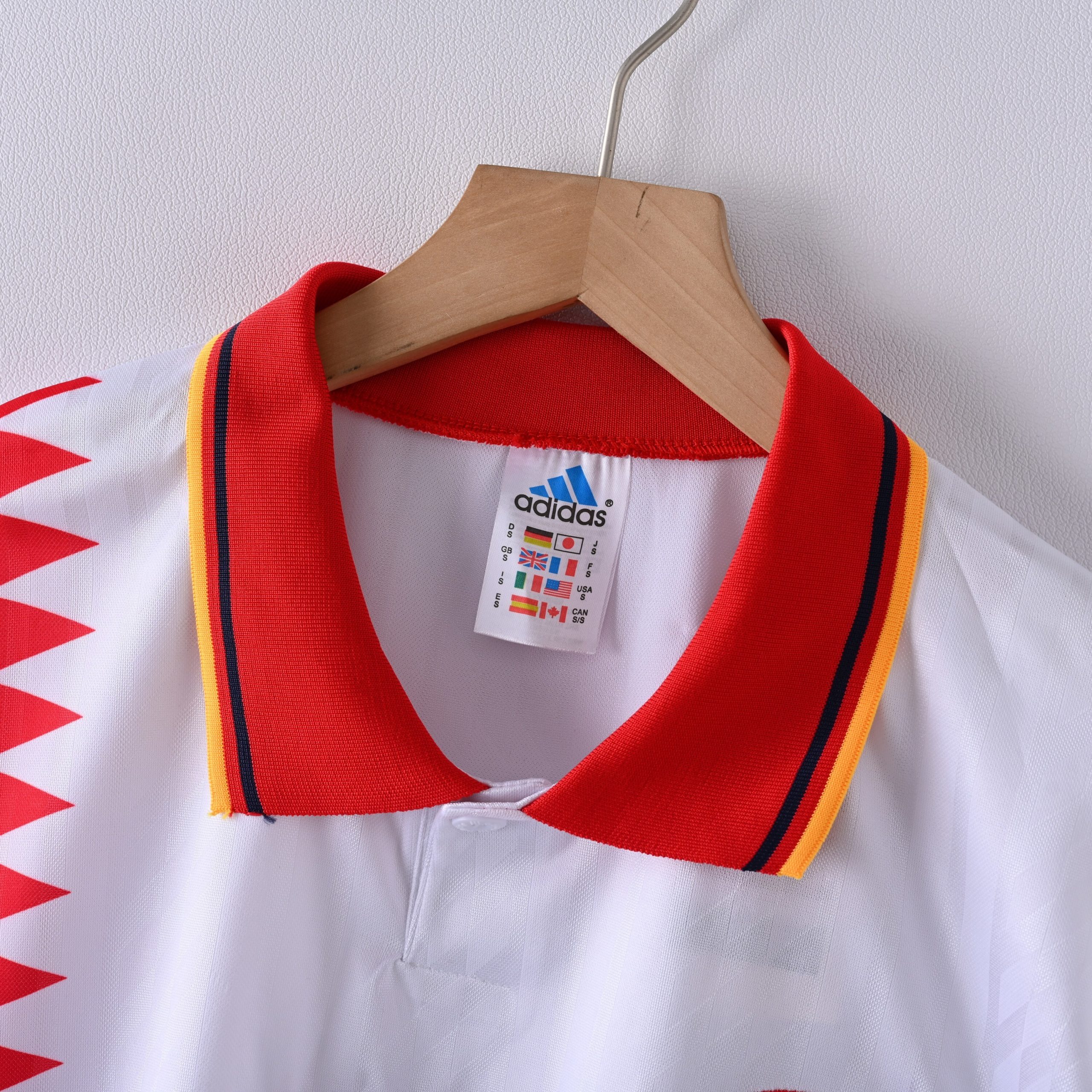 Spain 1994 World Cup Away Retro Jersey (Fan Version) - Image 4
