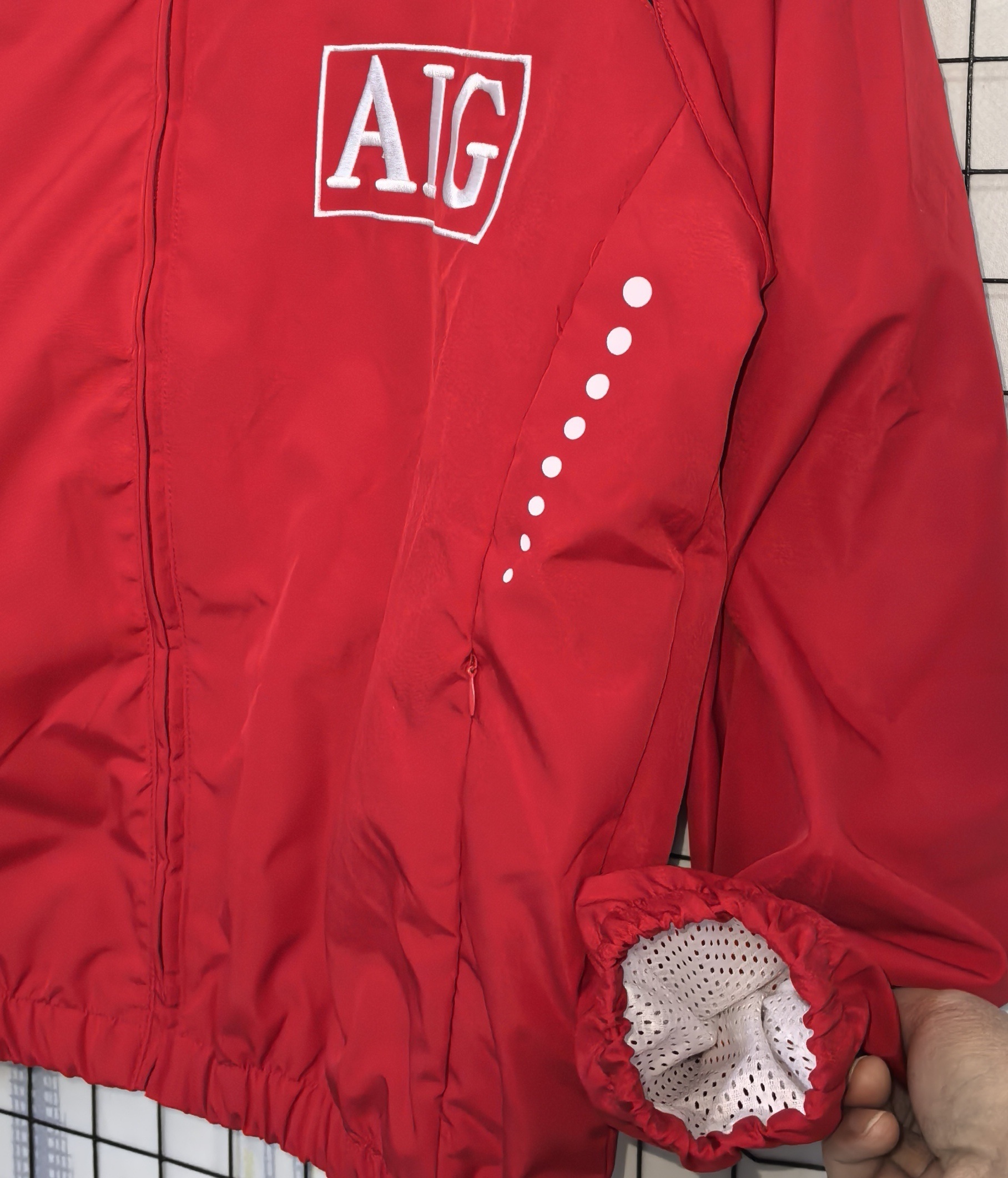 Manchester United 2010/11 Retro Windbreaker - Image 5