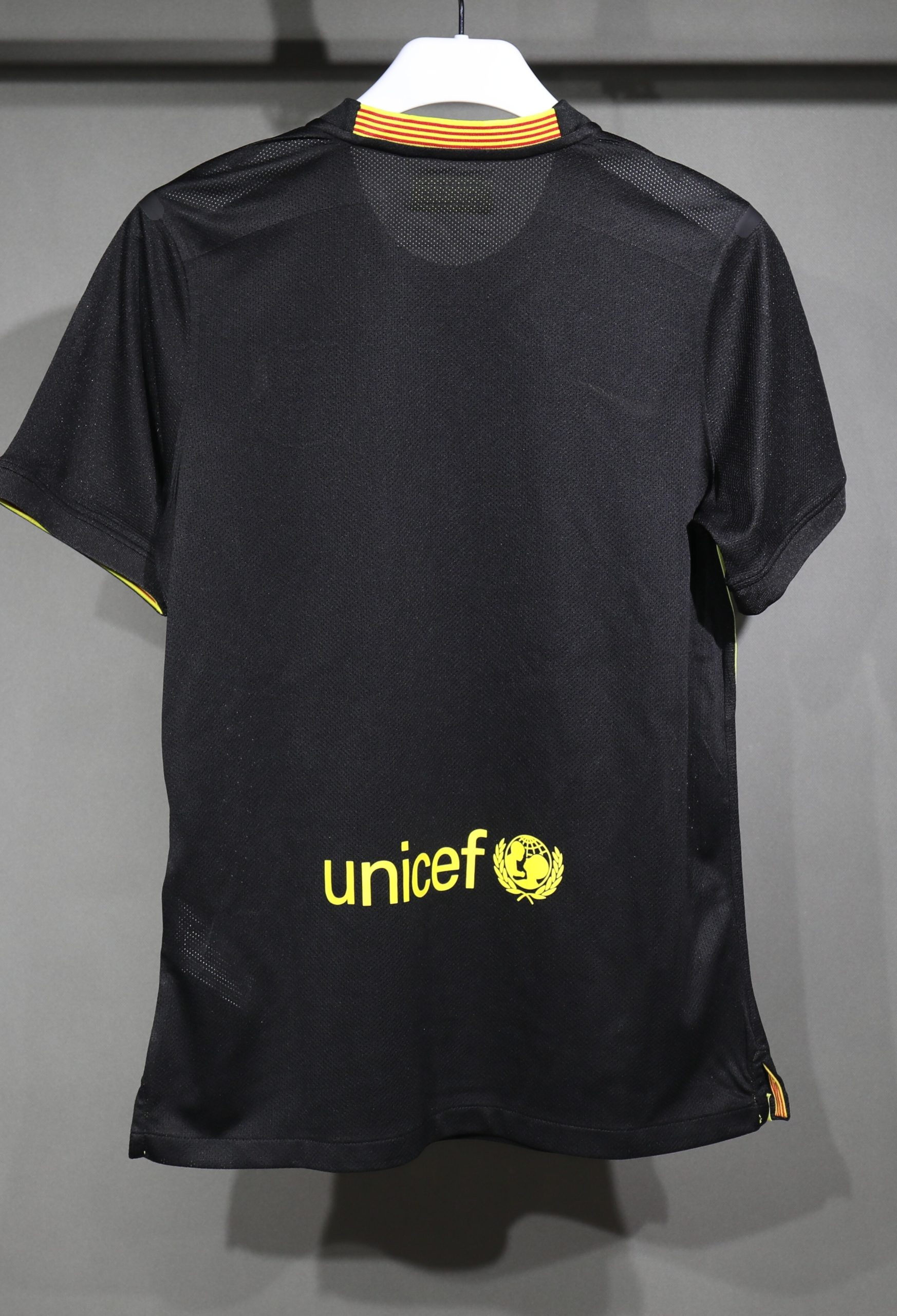 Barcelona 2013/14 Third Retro Jersey (Player Version) - Image 2