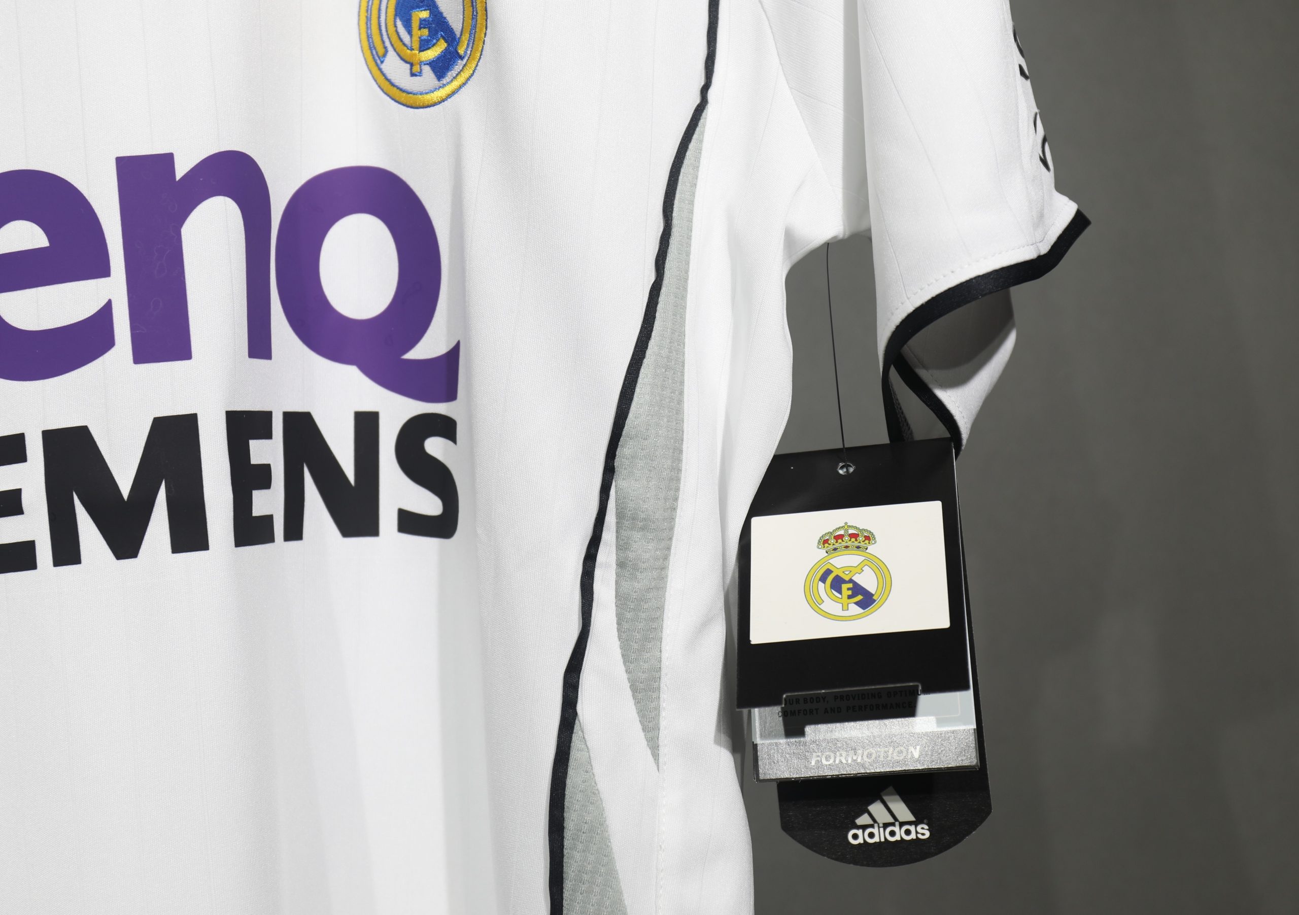 Real Madrid 2006/07 Home Retro Jersey (Player Version) - Image 5