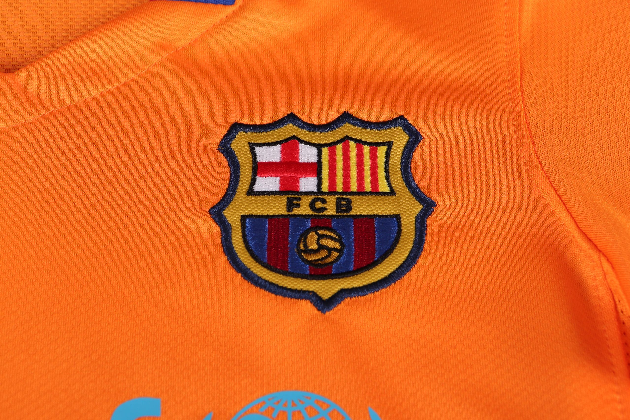 Barcelona 2006/07 Away Kids Kit - Image 5