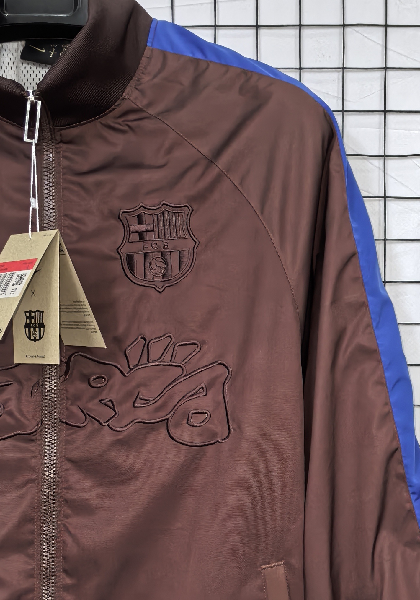 Barcelona 2024/25 Retro Windbreaker - Image 4