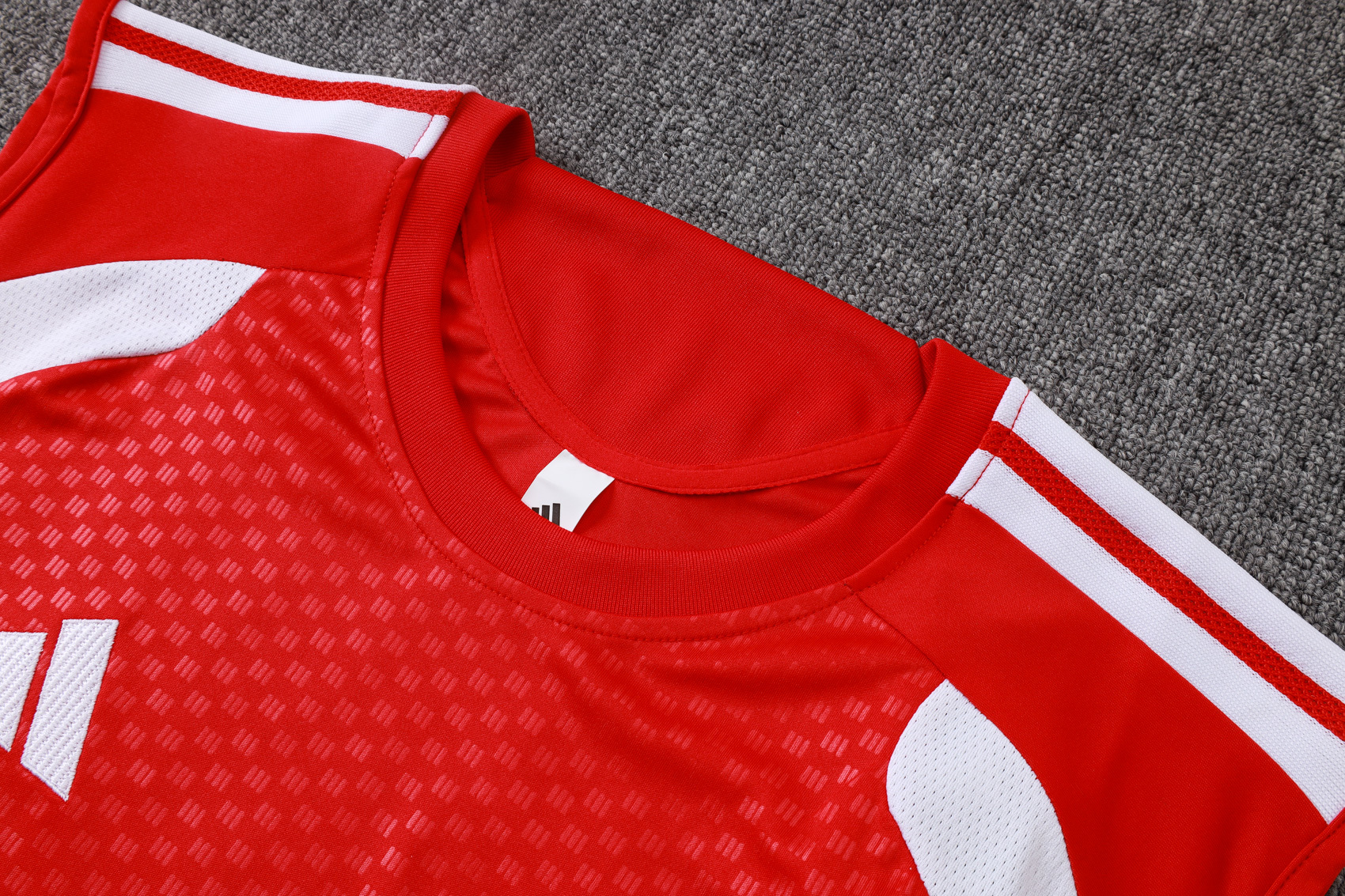 2026/27 Arsenal Vest Suit - Image 4