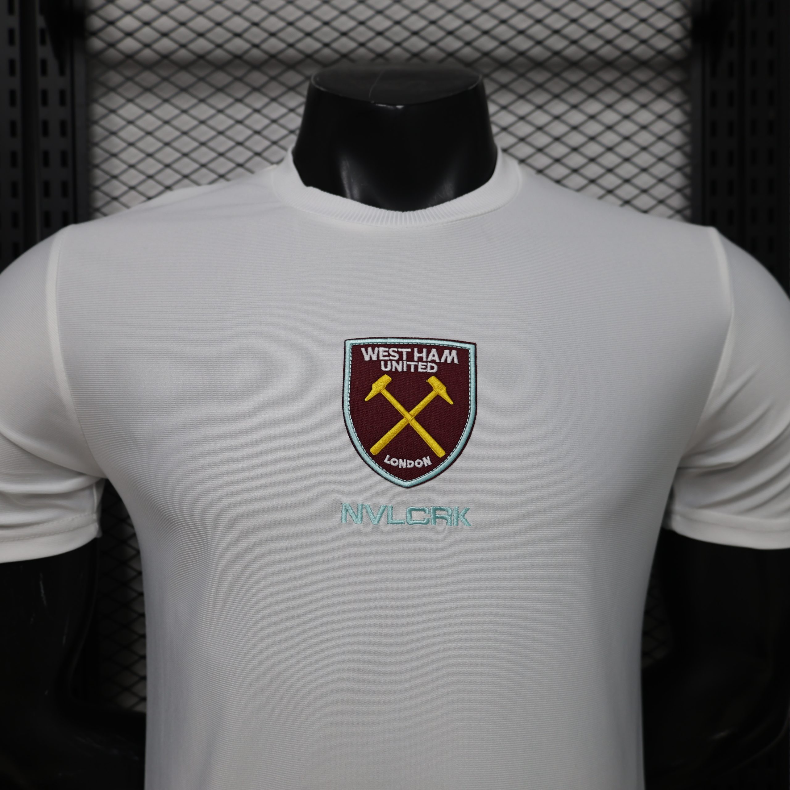 2026/27 West Ham United Casual Retro Jersey Player Version - Image 3