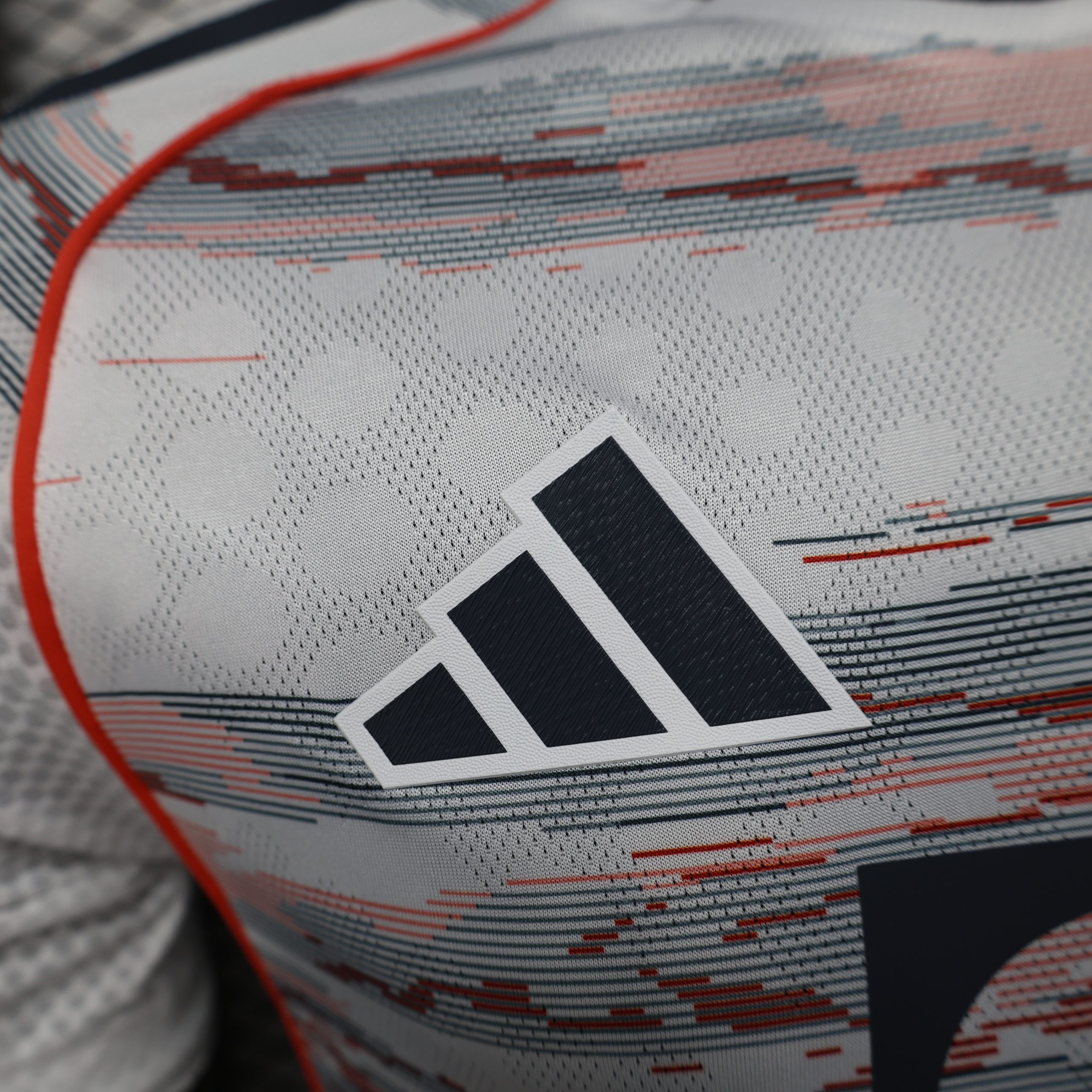 Bayern Munich 2025/26 Away Jersey (Player Version) - Image 2
