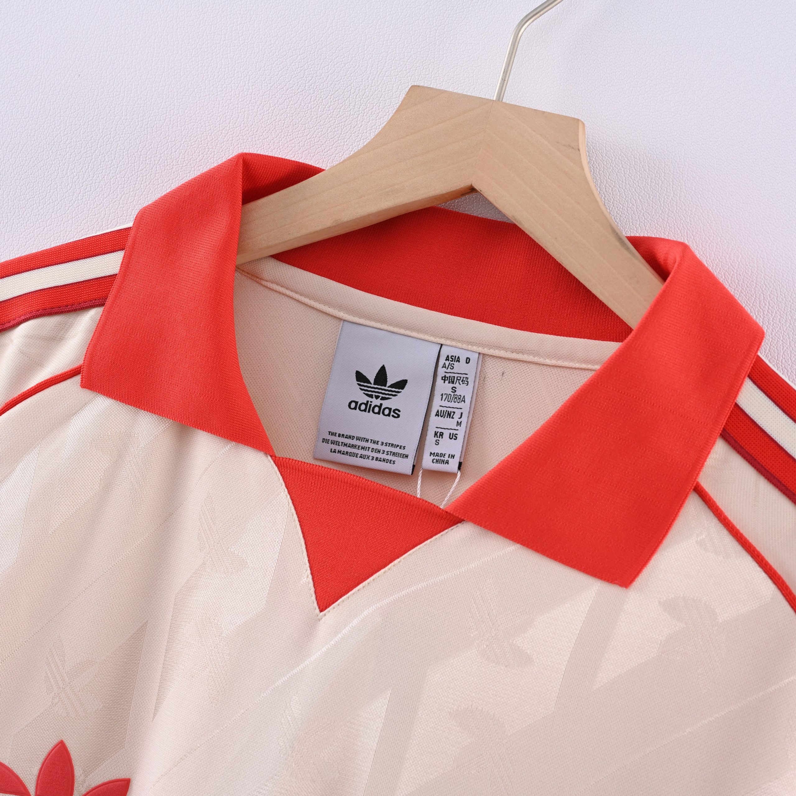 Bayern Munich 2024/25 Retro Jersey (Fan Version) - Image 4