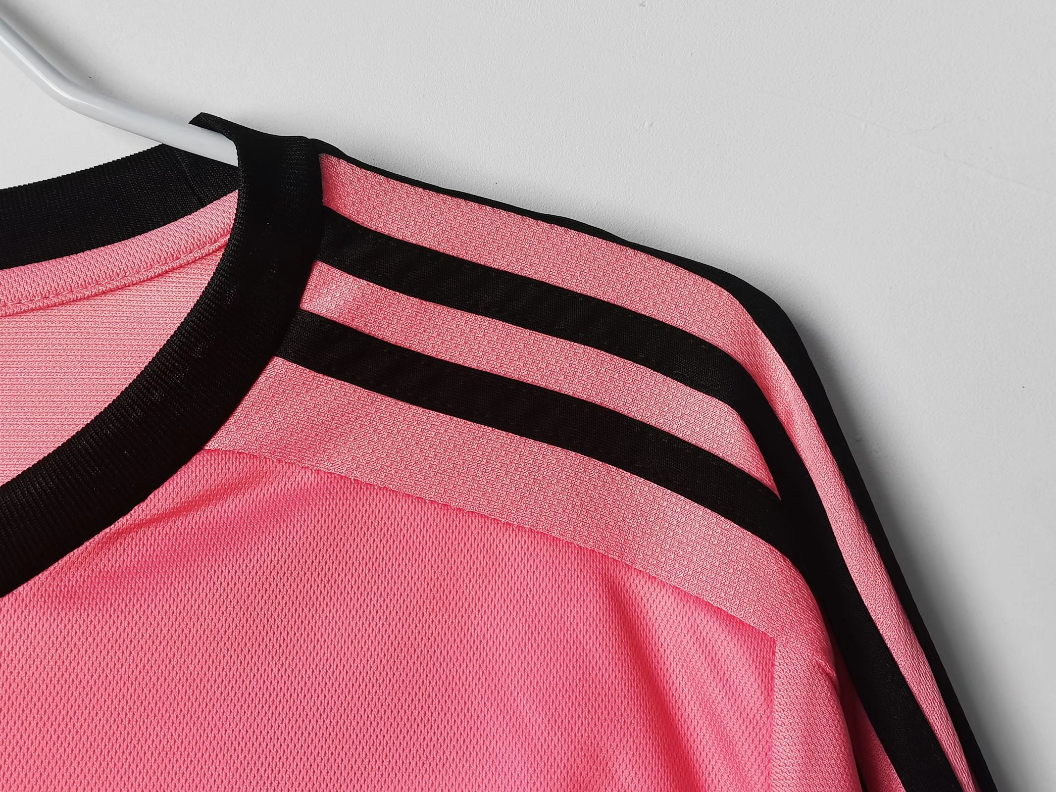 Juventus 2015/16 Away Retro Jersey (Fan Version, Long Sleeve) - Image 5