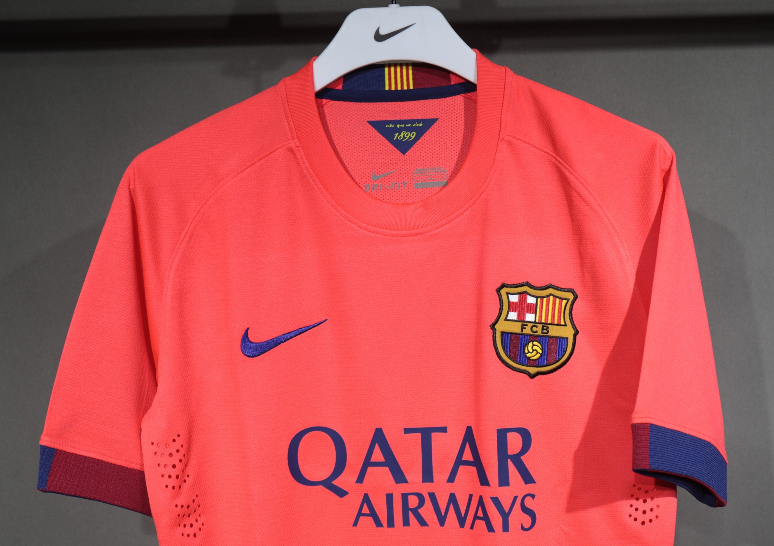 Barcelona 2014/15 Away Retro Jersey (Player Version) - Image 3