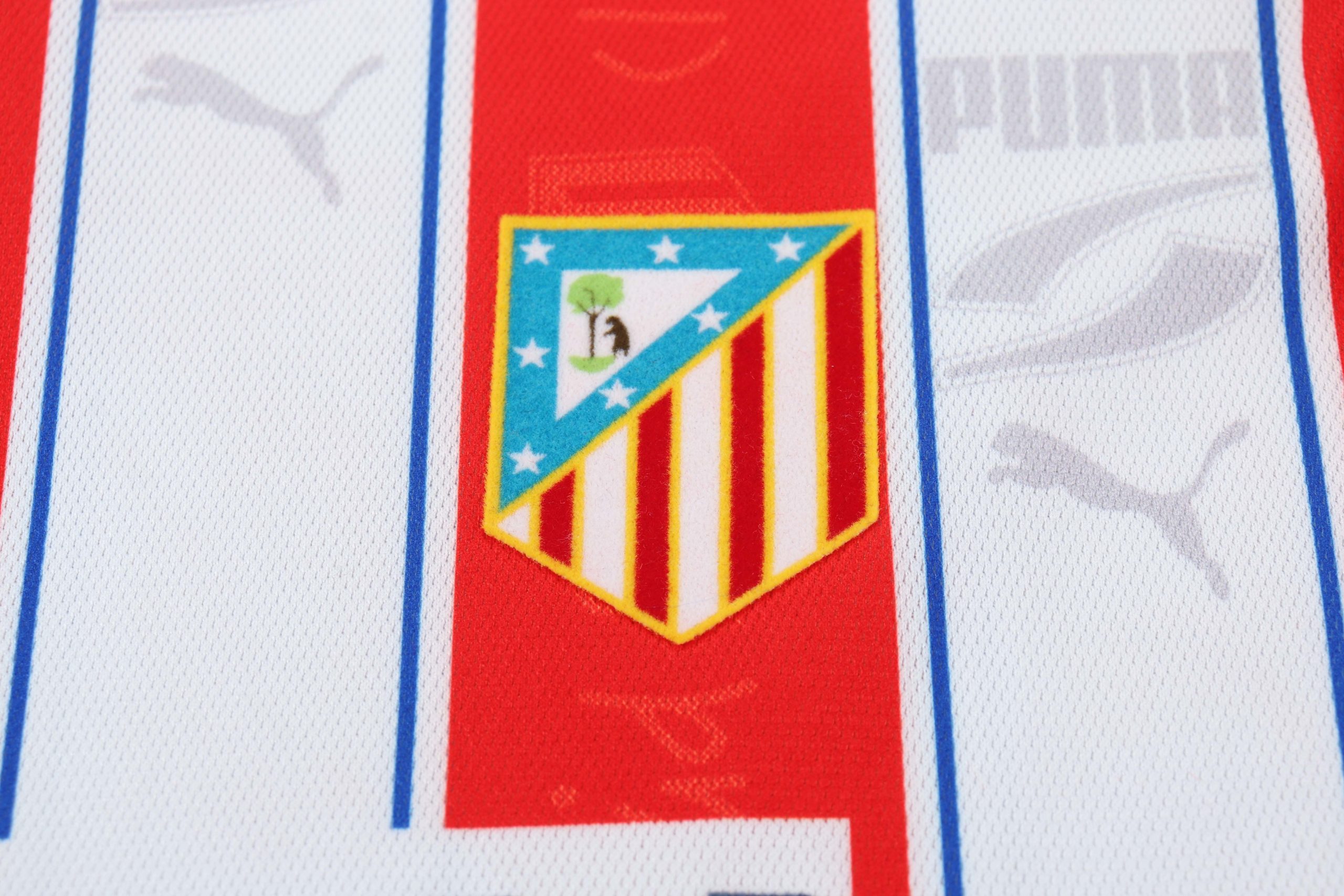 Atletico Madrid 1996/97 Home Kids Kit - Image 5